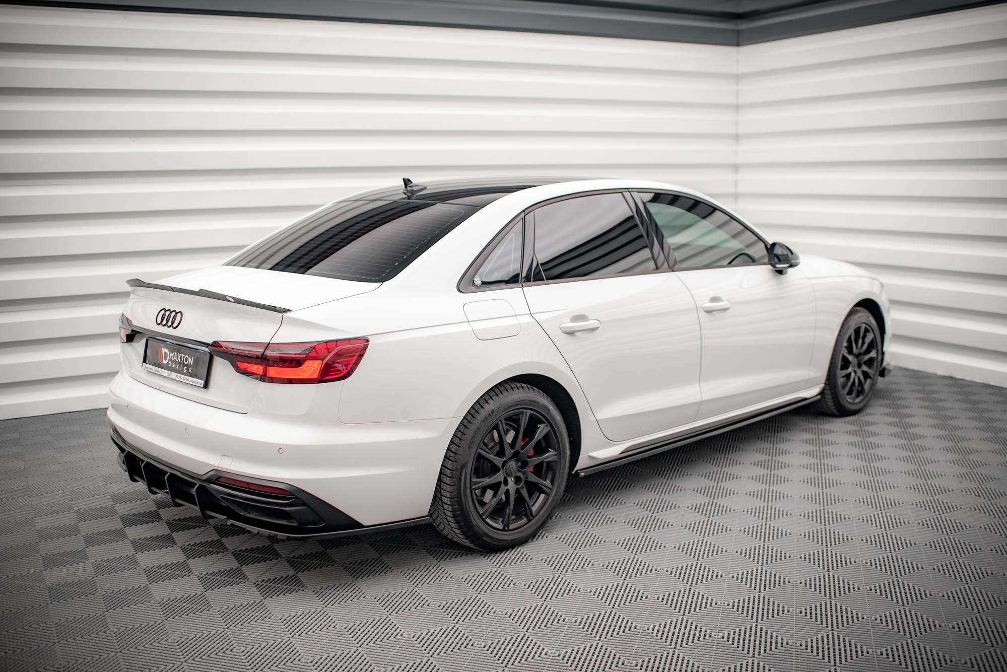 Street+ Seitenschweller Leisten passend für Audi A4 B9 FL schwarz Hochglanz