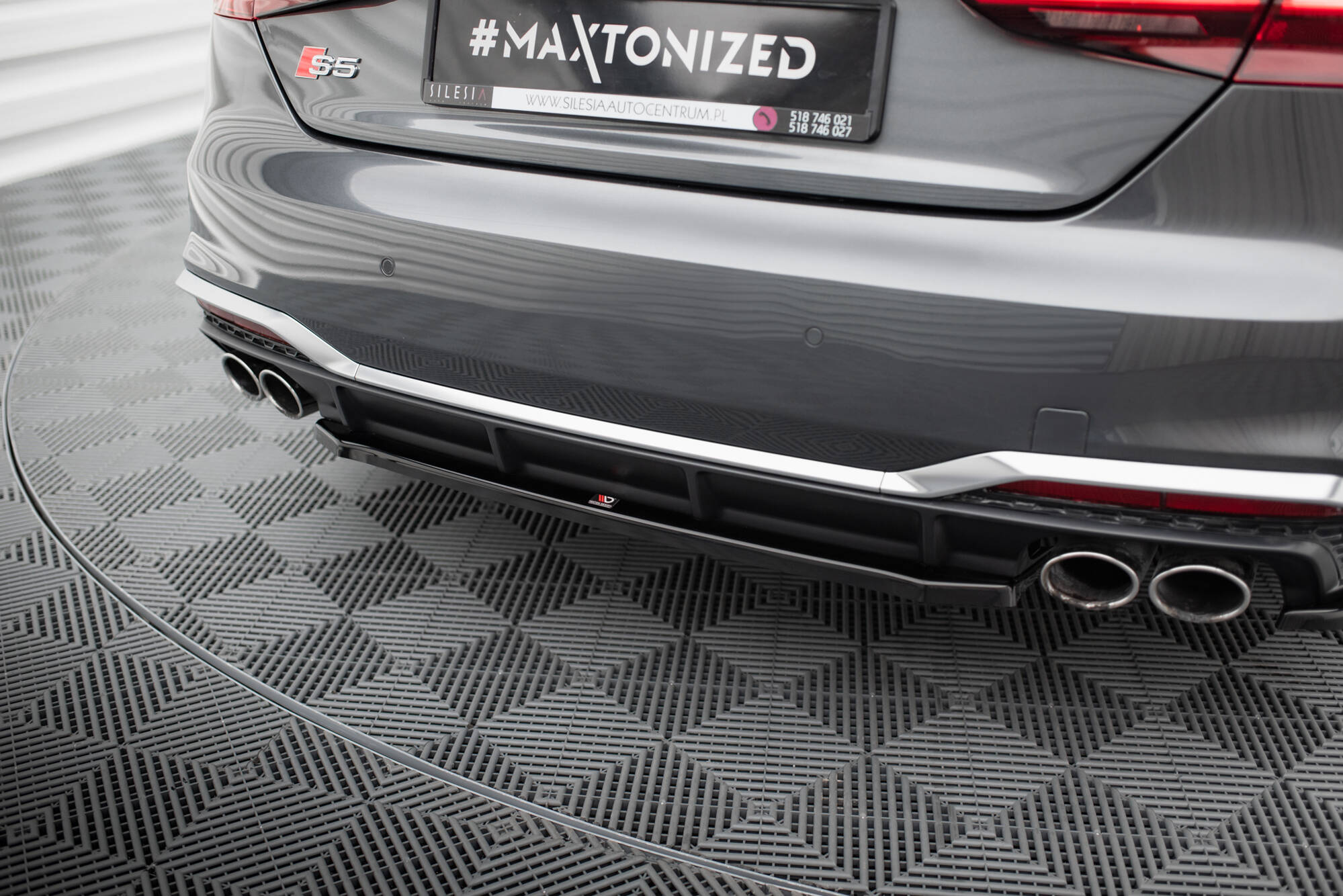 Street+ Mittlerer Diffusor Heck Ansatz passend für Audi S5 Sportback / Coupe F5 FL schwarz Hochglanz