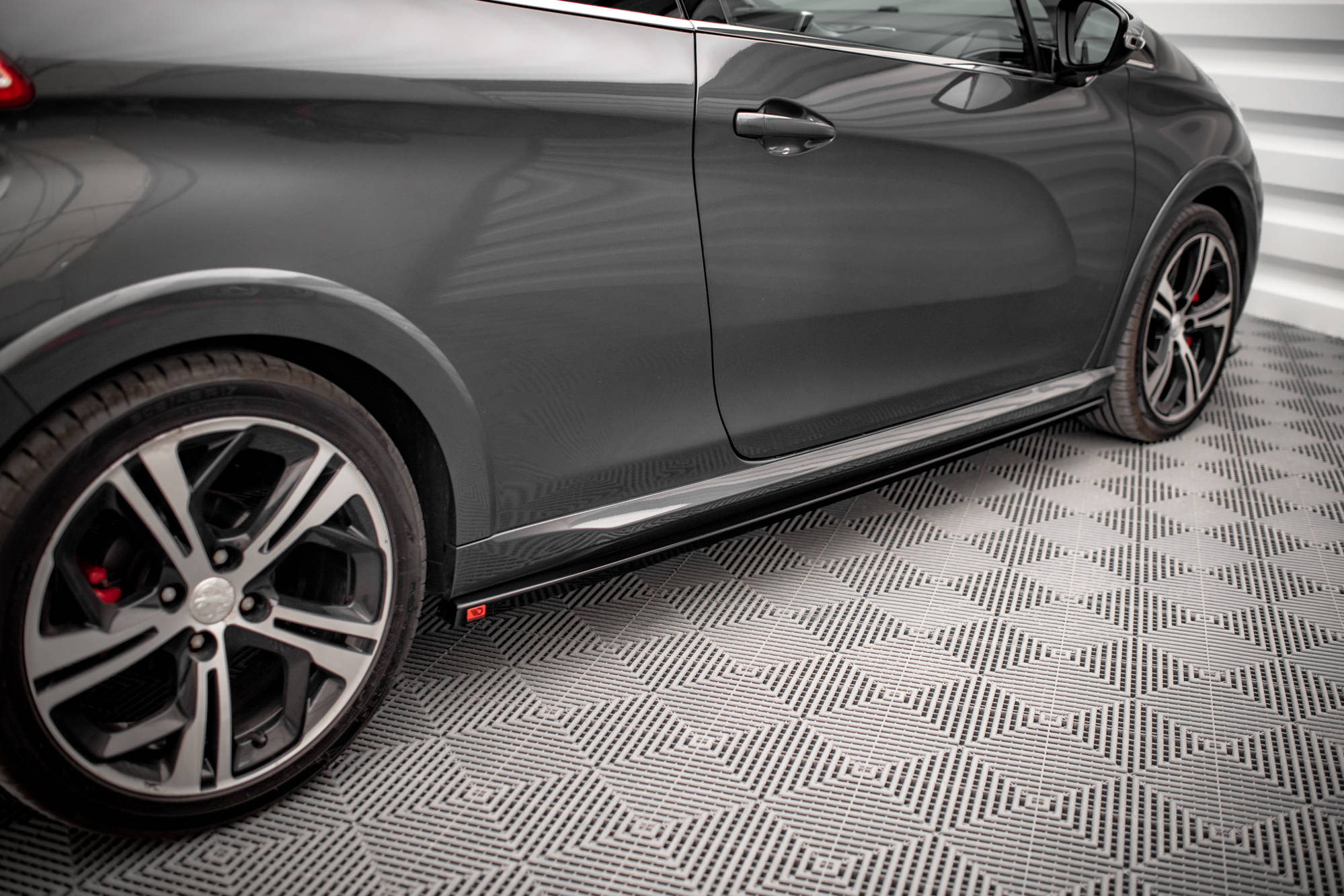 Street+ Seitenschweller Leisten passend für Peugeot 208 GTi Mk1 schwarz Hochglanz