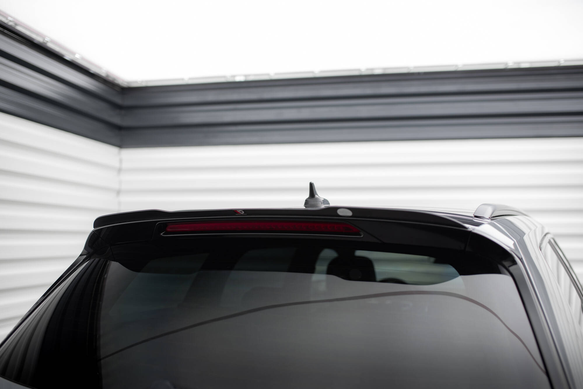 Spoiler CAP für VW Passat R-Line B8 schwarz Hochglanz