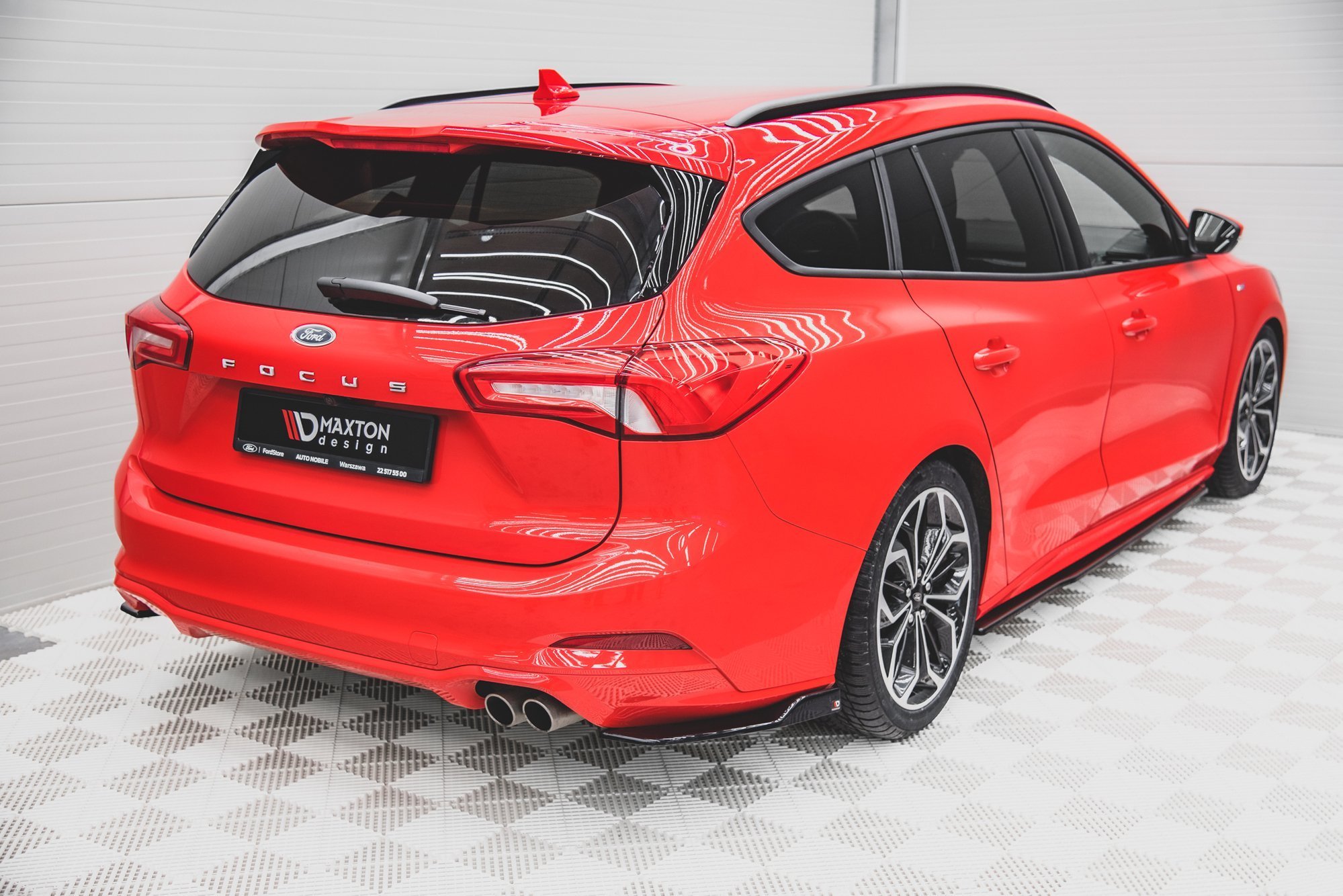 Street+ Heck Ansatz Flaps V.2 passend für Ford Focus ST-Line Kombi Mk4 schwarz Hochglanz