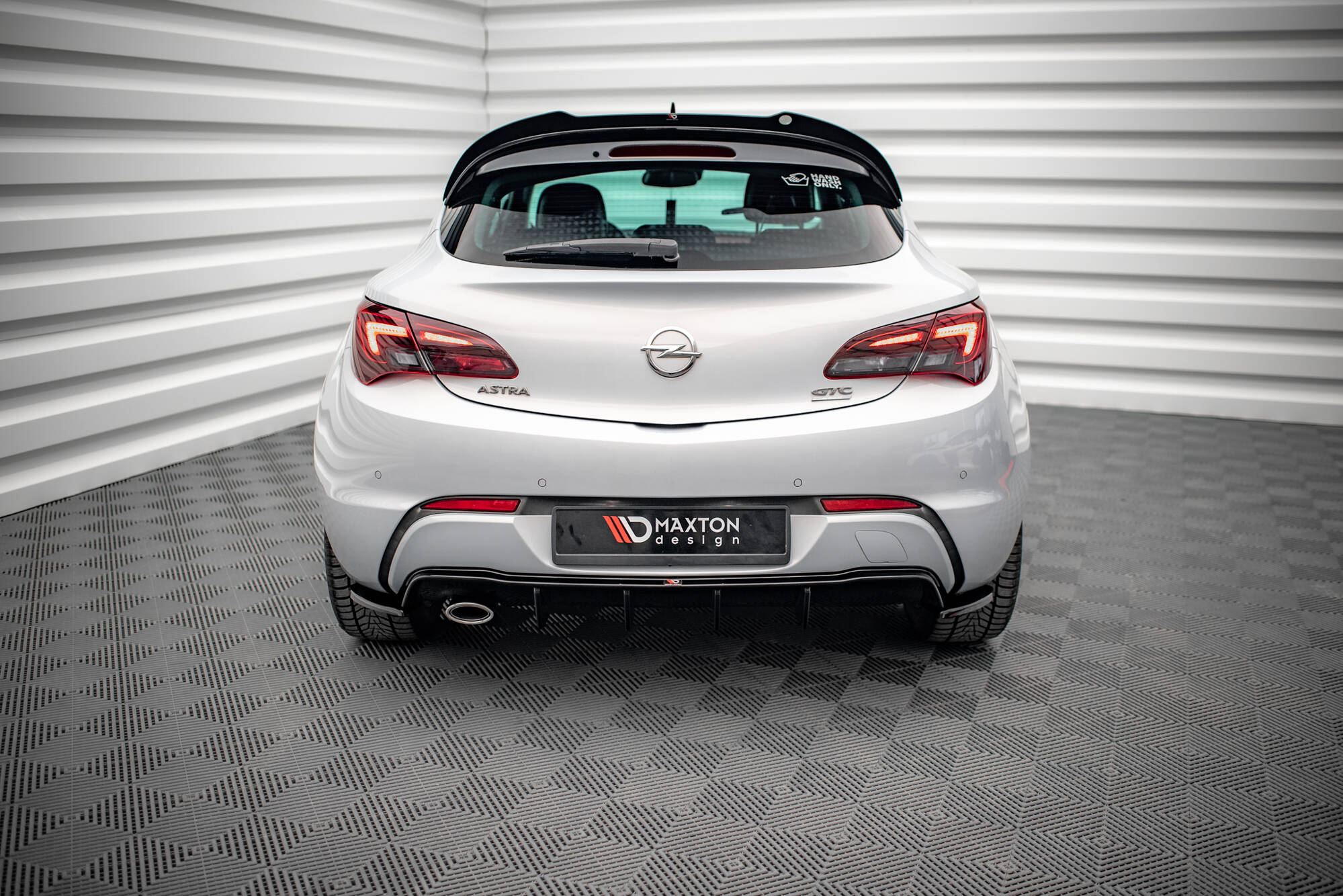Street+ Heck Ansatz Flaps V.2 passend für Opel Astra GTC OPC-Line J schwarz Hochglanz
