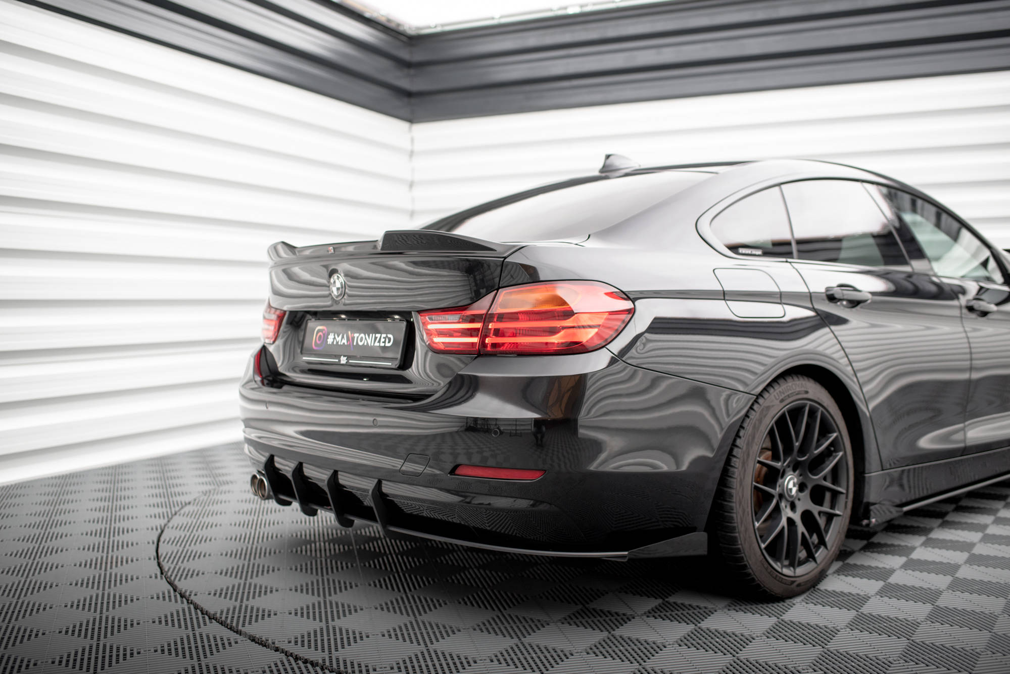 Hintere Seiten Flaps passend für BMW 4er Gran Coupe F36 schwarz Hochglanz