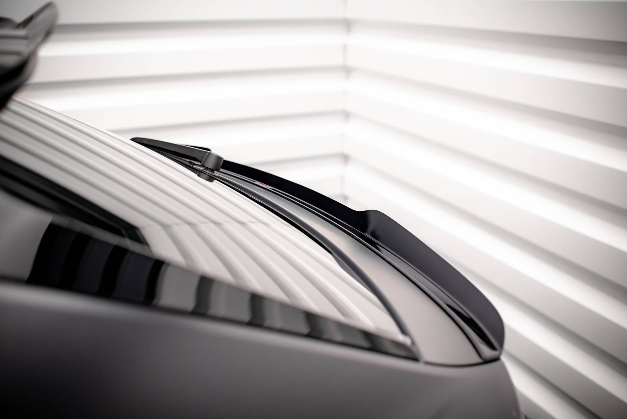 Unterer Heck Spoiler Aufsatz Abrisskante V.2 passend für Audi RSQ8 Mk1 FL schwarz Hochglanz