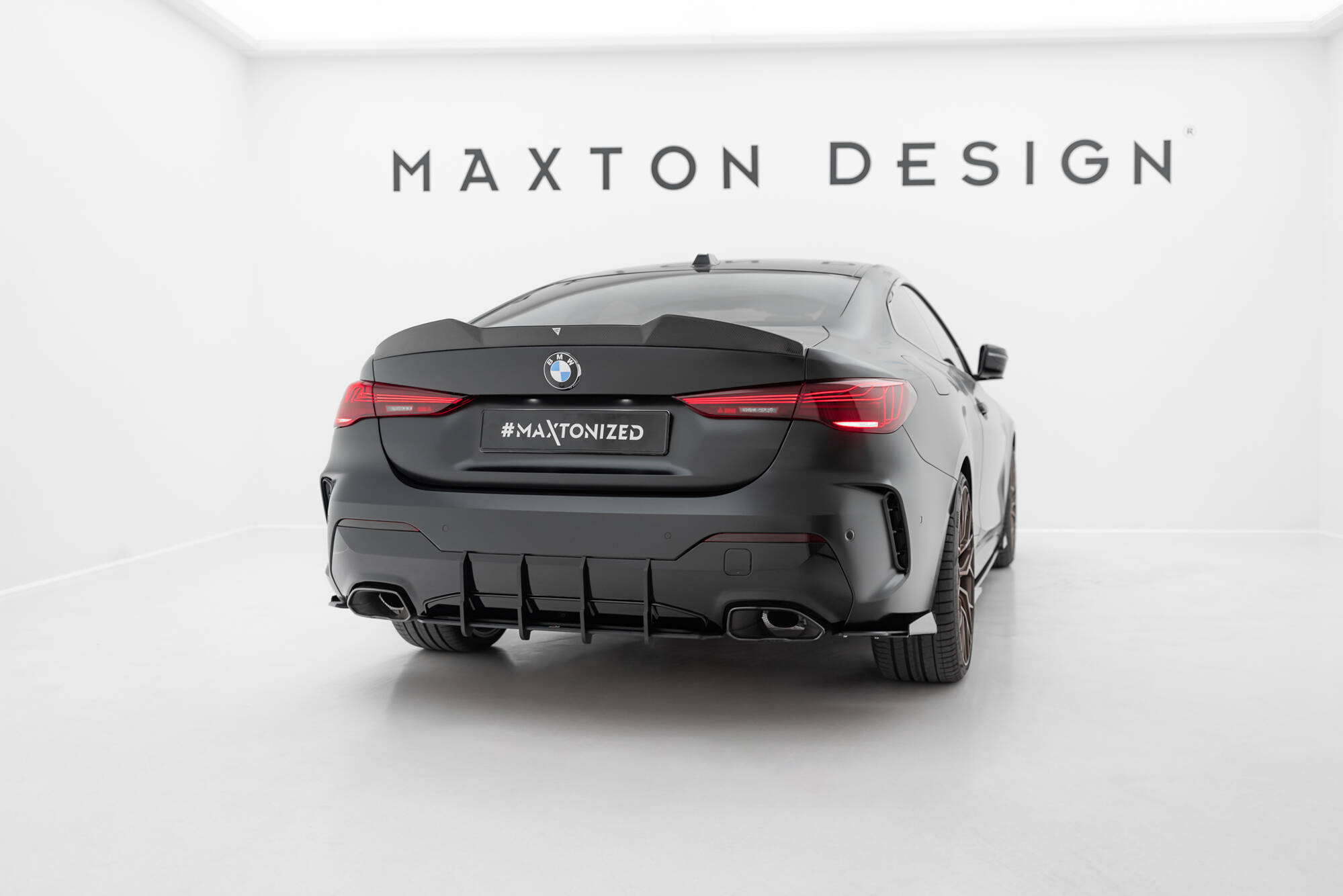 Street Pro Heck Ansatz Flaps passend für BMW M440i G22 / G23 / G22 FL / G23 FL schwarz Hochglanz