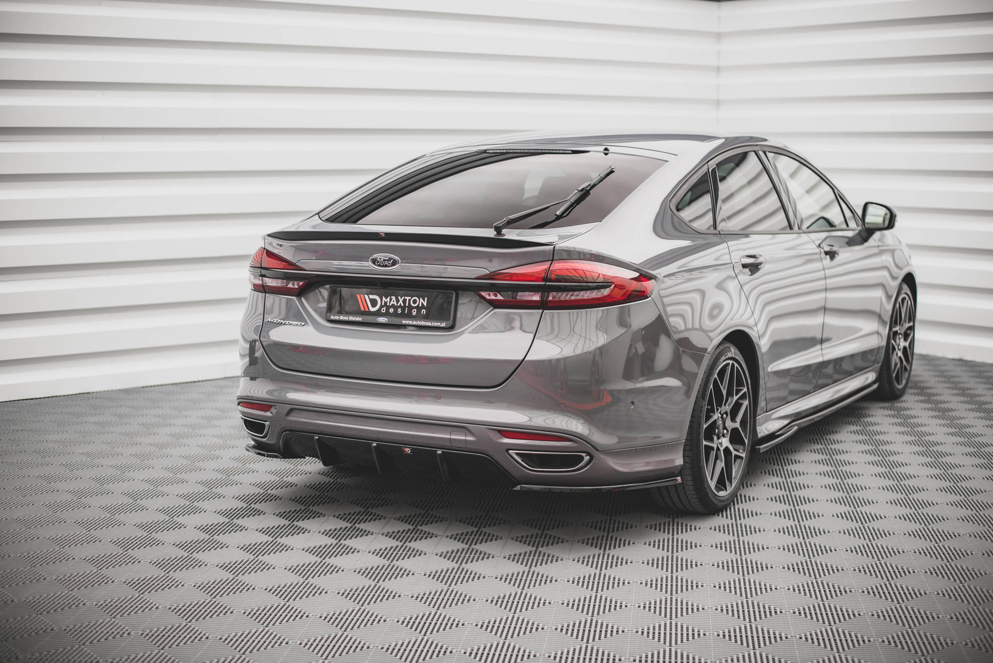 Street+ Heck Ansatz Flaps V.2 passend für Ford Mondeo ST-Line Mk5 FL schwarz Hochglanz