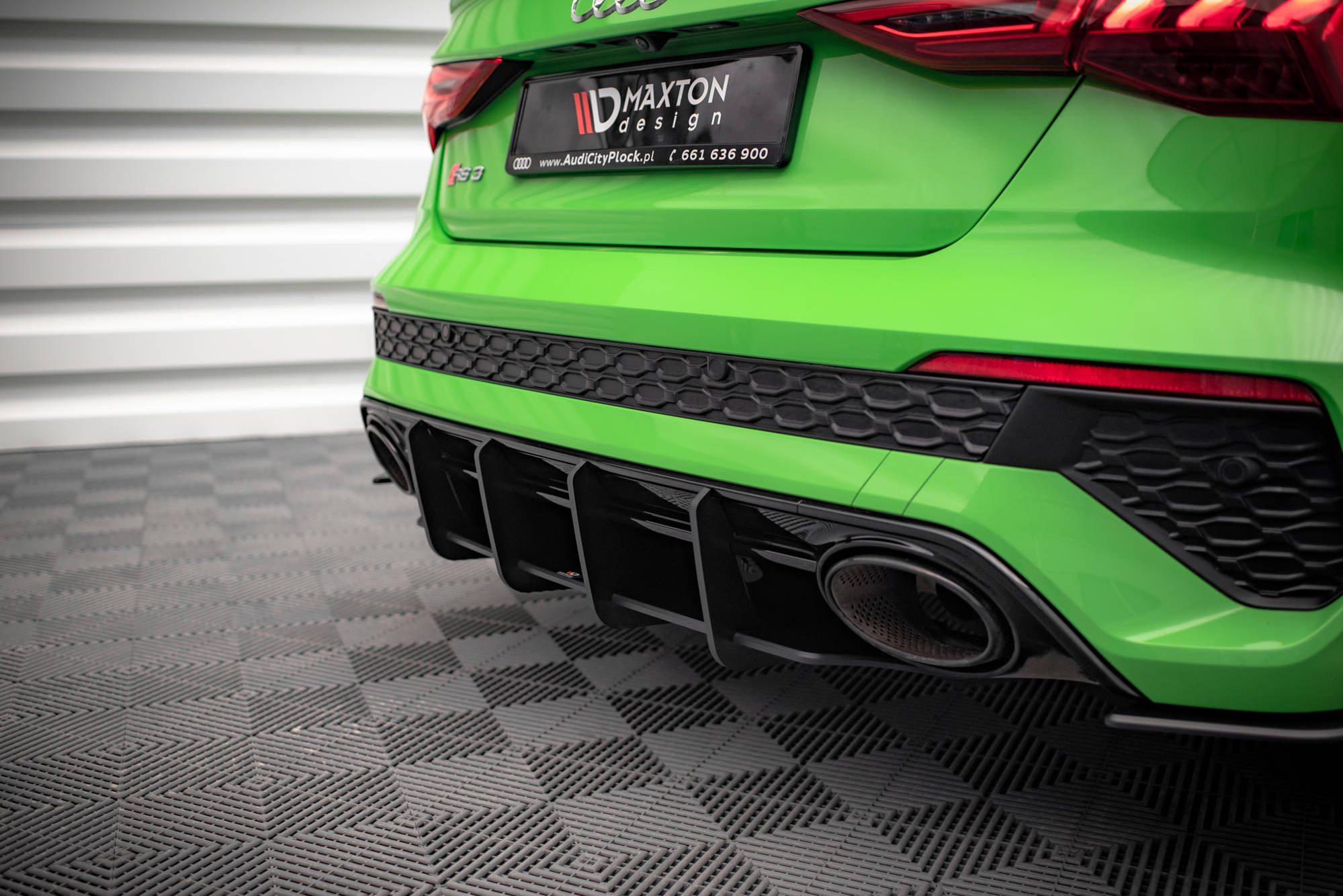 Street Pro Heckschürze Heck Ansatz Diffusor passend für Audi RS3 Limousine 8Y schwarz-rot