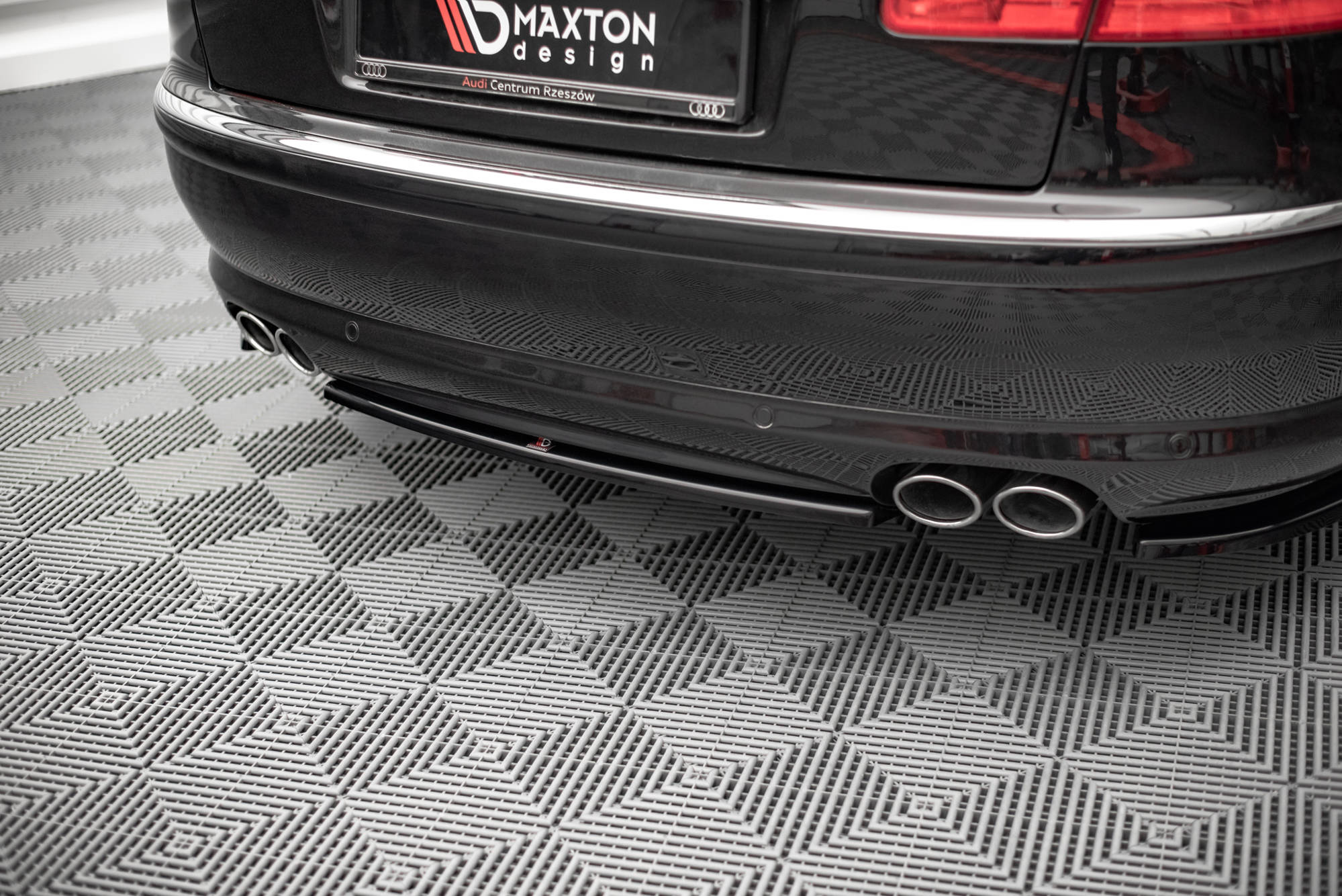 Street+ Mittlerer Diffusor Heck Ansatz passend für Audi S8 D3 schwarz Hochglanz