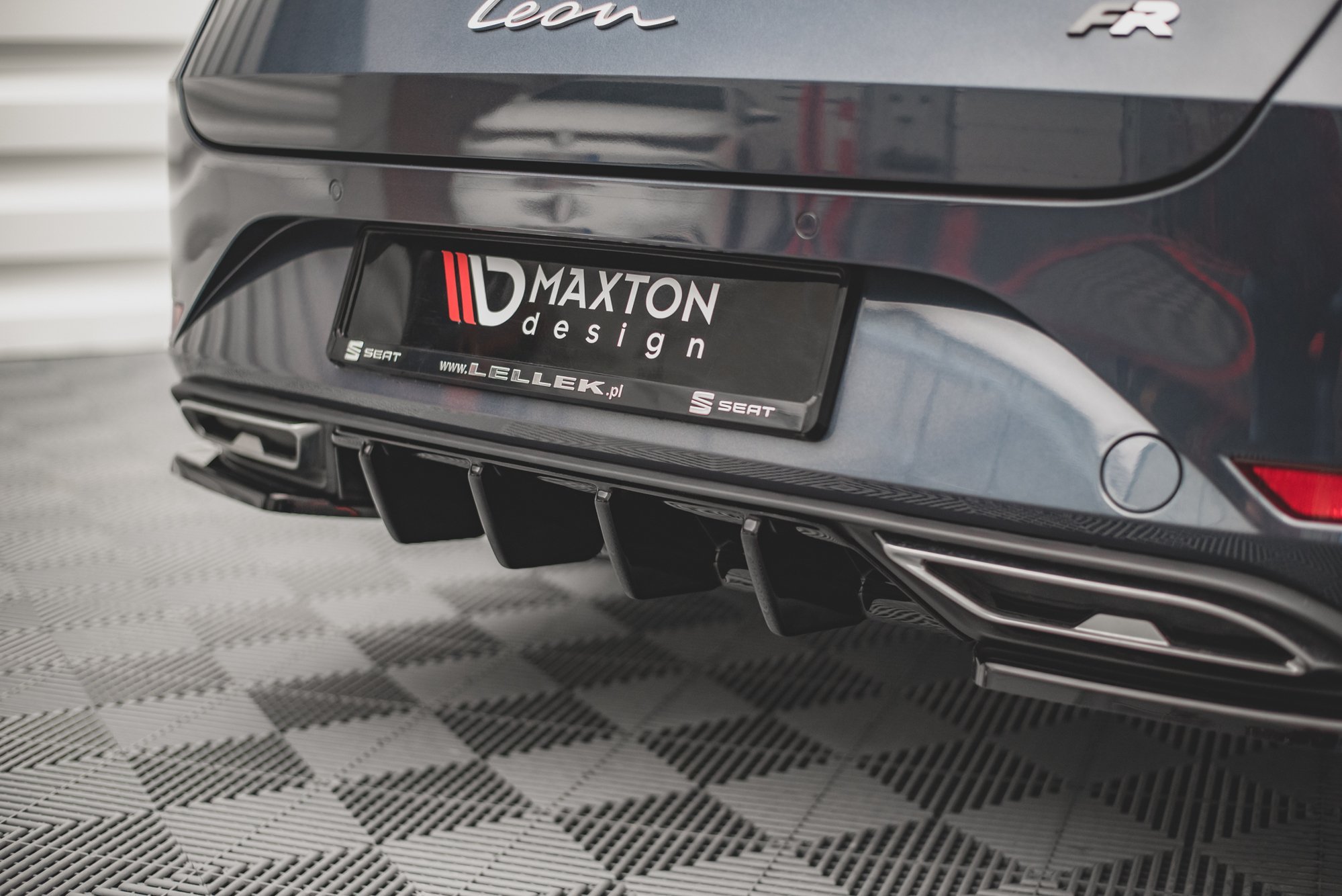 Street+ Heck Ansatz Diffusor V.1 passend für Seat Leon FR ST Mk4 schwarz Hochglanz