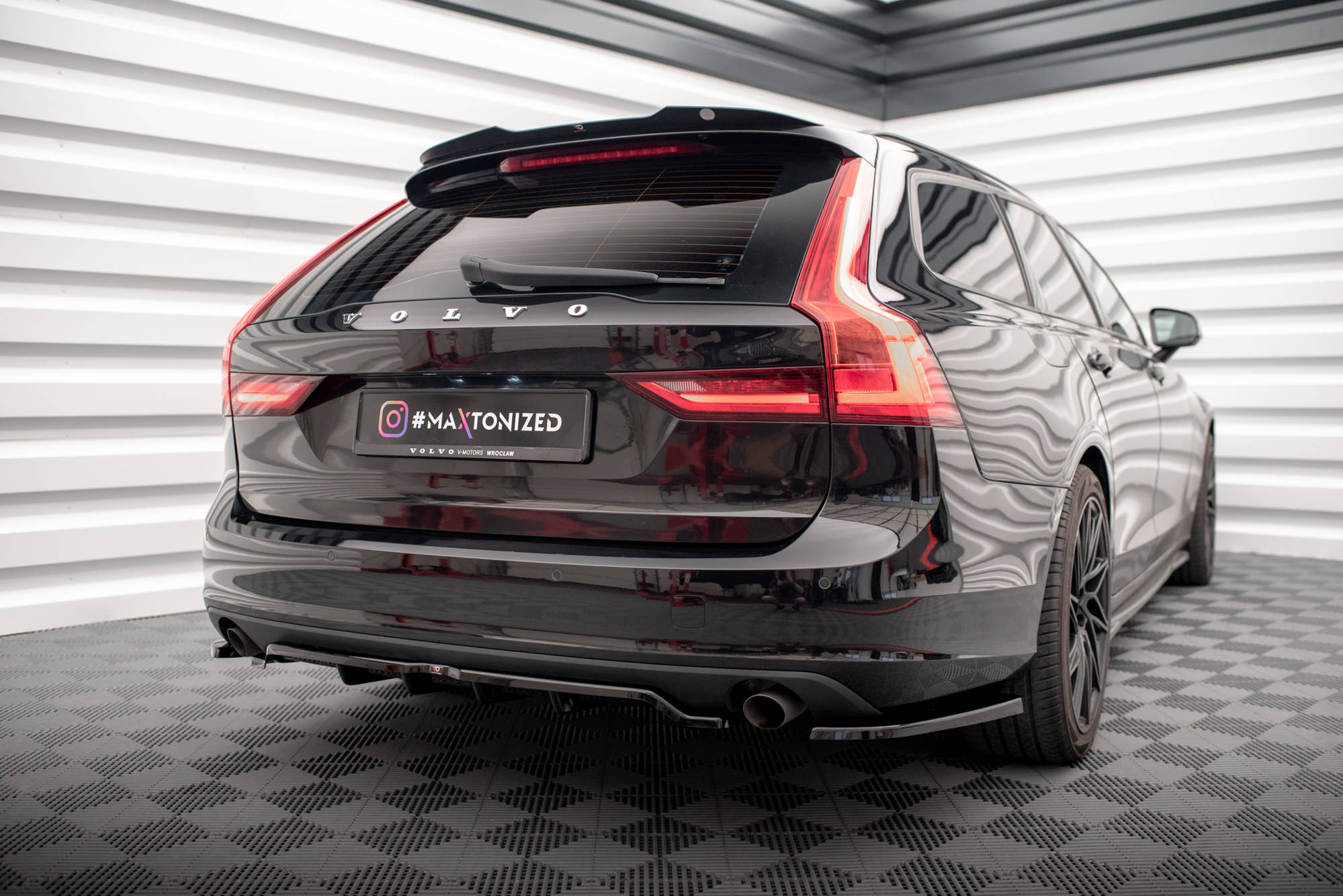 Street+ Heck Ansatz Flaps passend für Volvo V90 Mk2 schwarz Hochglanz