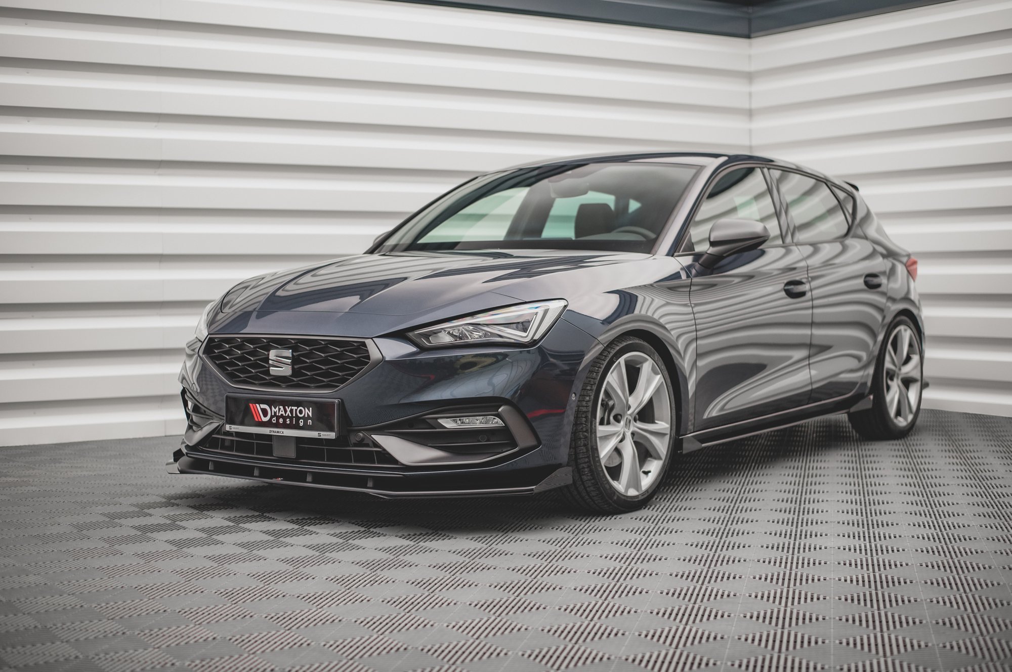 Street Pro Spoilerlippe Front Ansatz + Flaps passend für Seat Leon FR Mk4 schwarz Hochglanz