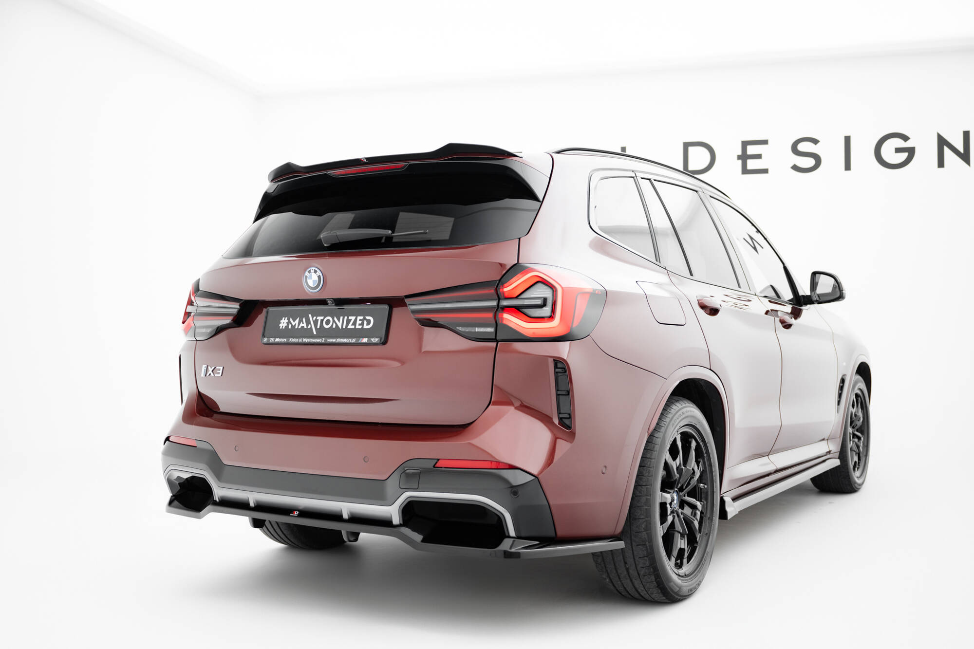 Street+ Mittlerer Diffusor RACE Heck Ansatz passend für BMW iX3 M-Paket G08 FL schwarz Hochglanz