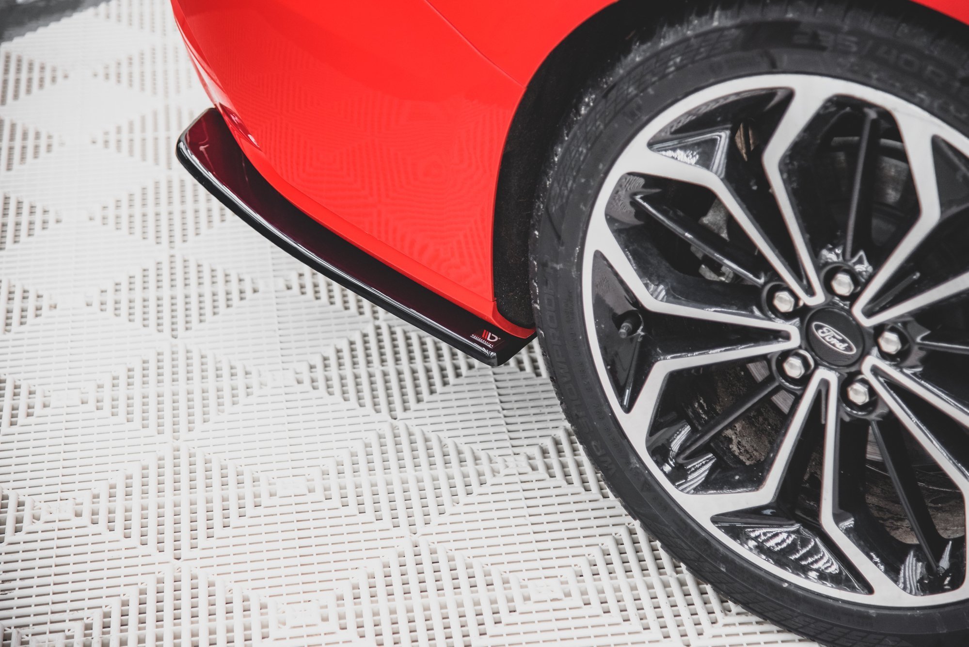 Street+ Heck Ansatz Flaps V.1 passend für Ford Focus ST-Line Kombi Mk4 schwarz Hochglanz