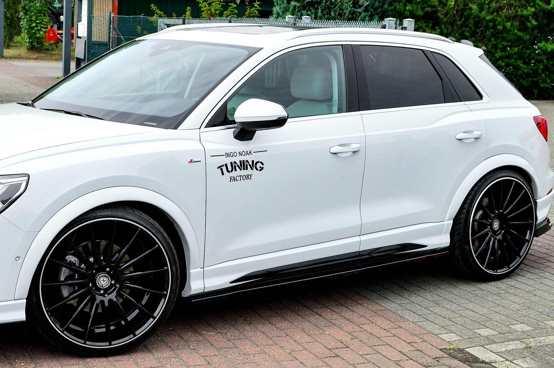 Widebody Radlaufverbreiterungen für Audi Q3 F3/F3N mit S-Line aus ABS (Schwarz Matt)