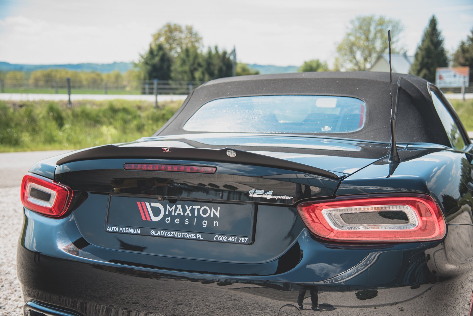 Heckspoiler Lippe passend für ABARTH 124 Spider schwarz Hochglanz
