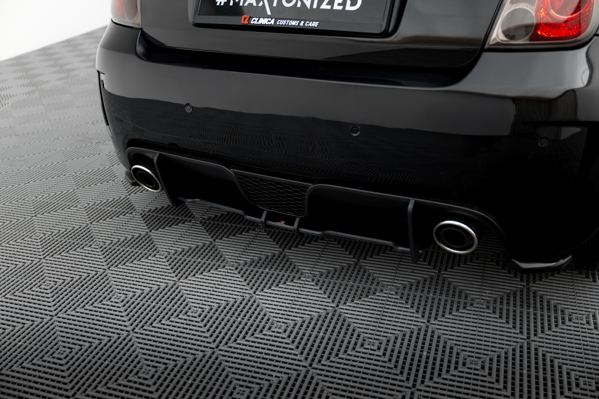 Heckansatz Diffusor passend für ABARTH 500 Mk1 roter Kern