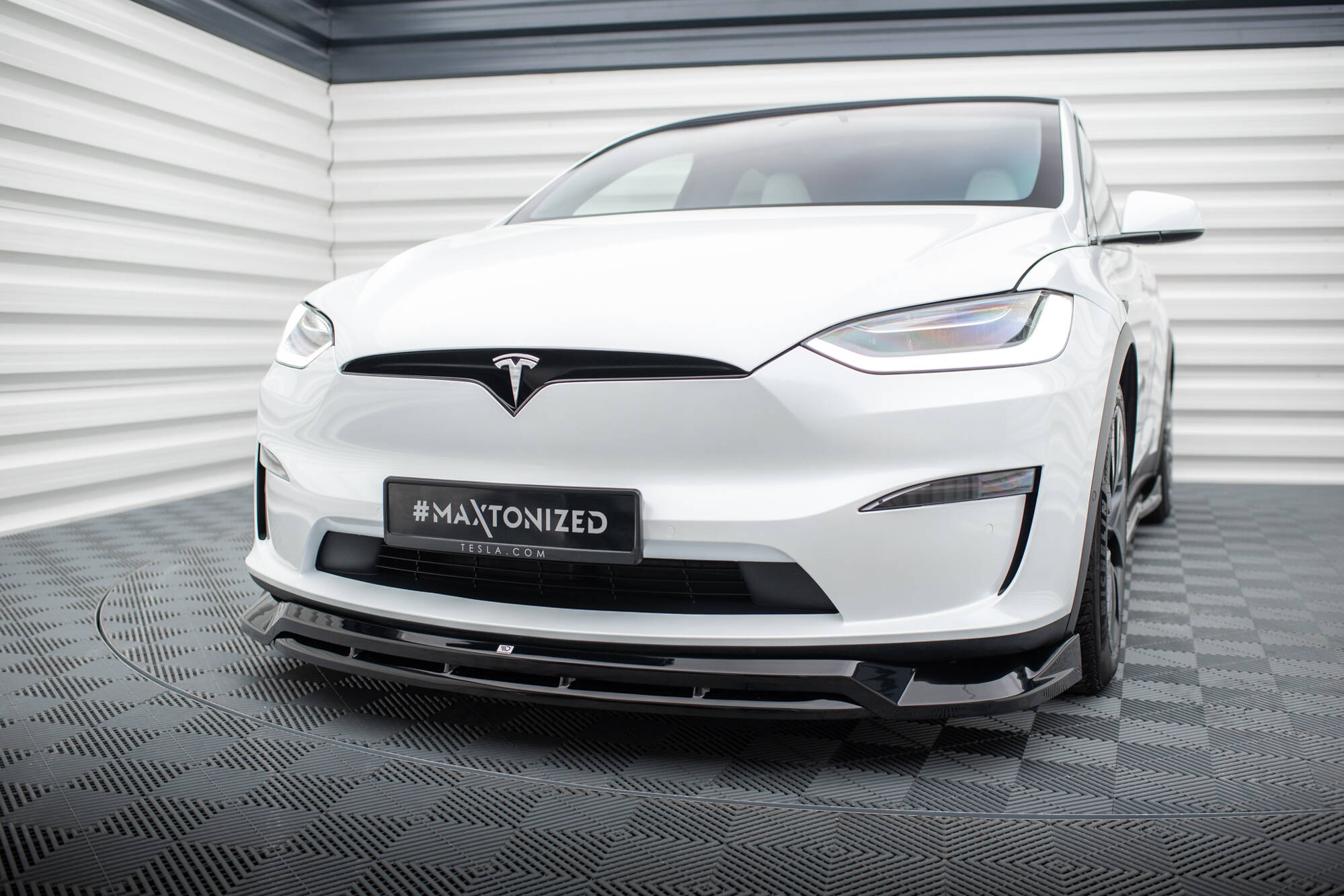 Frontlippe V.1 passend für Tesla Model X Mk1 FL schwarz Hochglanz