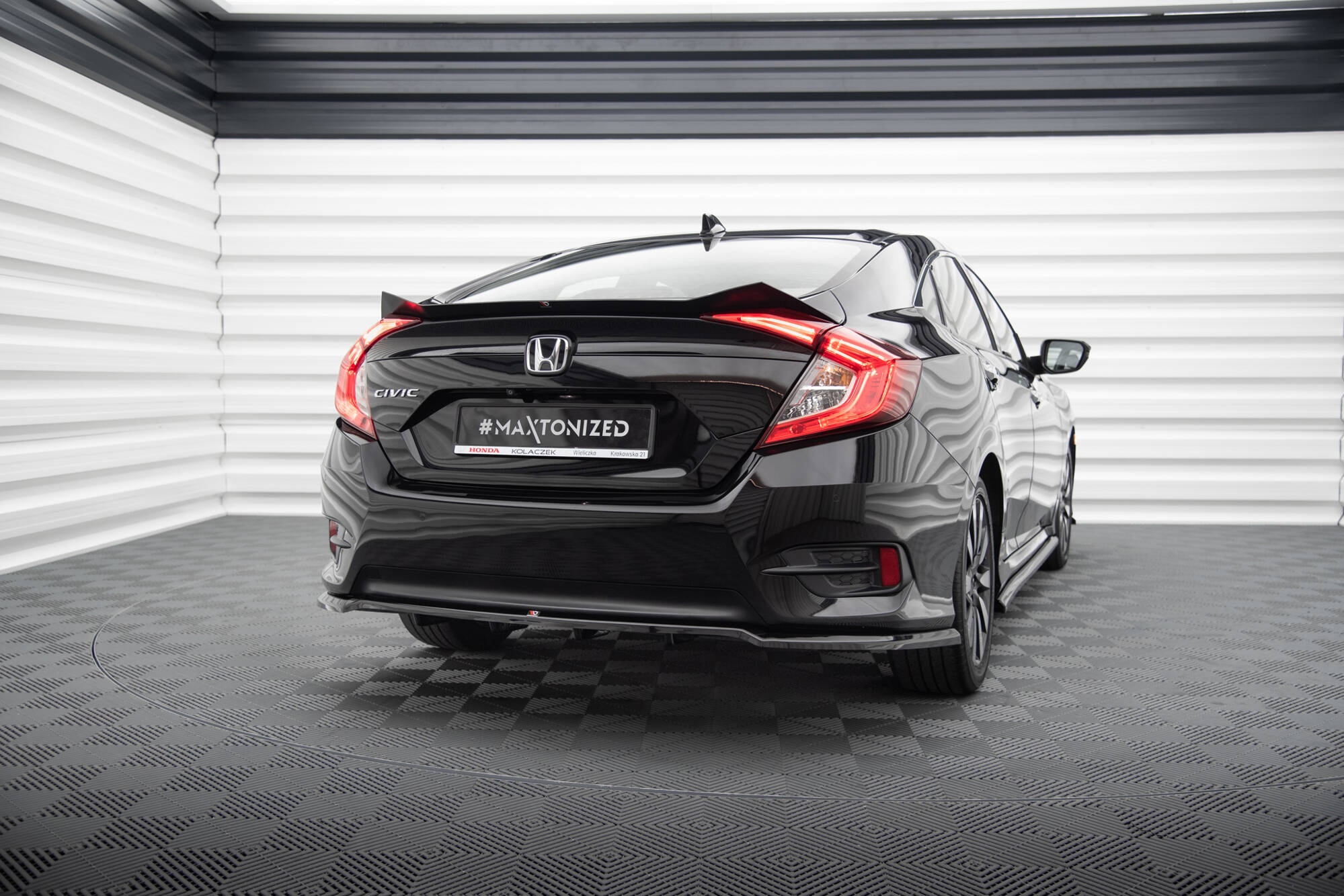Street+ Mittlerer Diffusor RACE Heck Ansatz passend für Honda Civic Mk10 schwarz Hochglanz