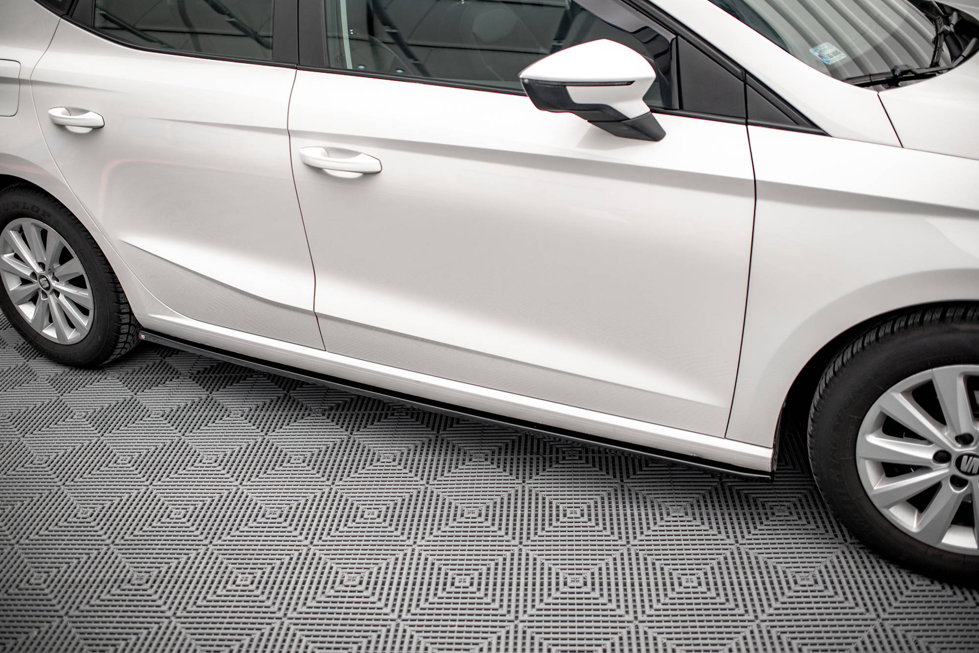 Street+ Seitenschweller Leisten V.1 passend für Seat Ibiza FR/ Standard Mk5 schwarz Hochglanz