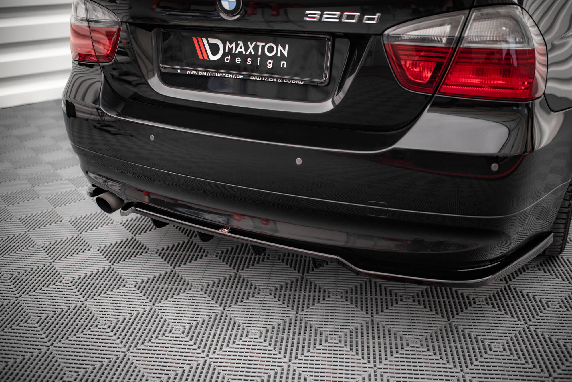 Street+ Mittlerer Diffusor RACE Heck Ansatz passend für BMW 3er Limousine E90 schwarz Hochglanz