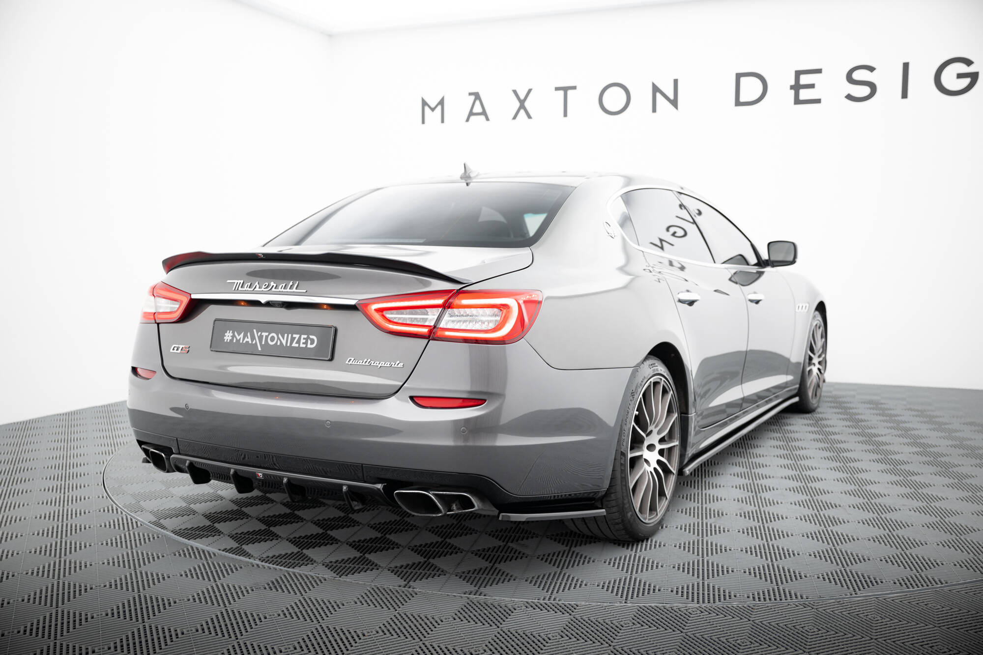 Diffusor Flaps passend für Maserati Quattroporte Mk6 schwarz Hochglanz