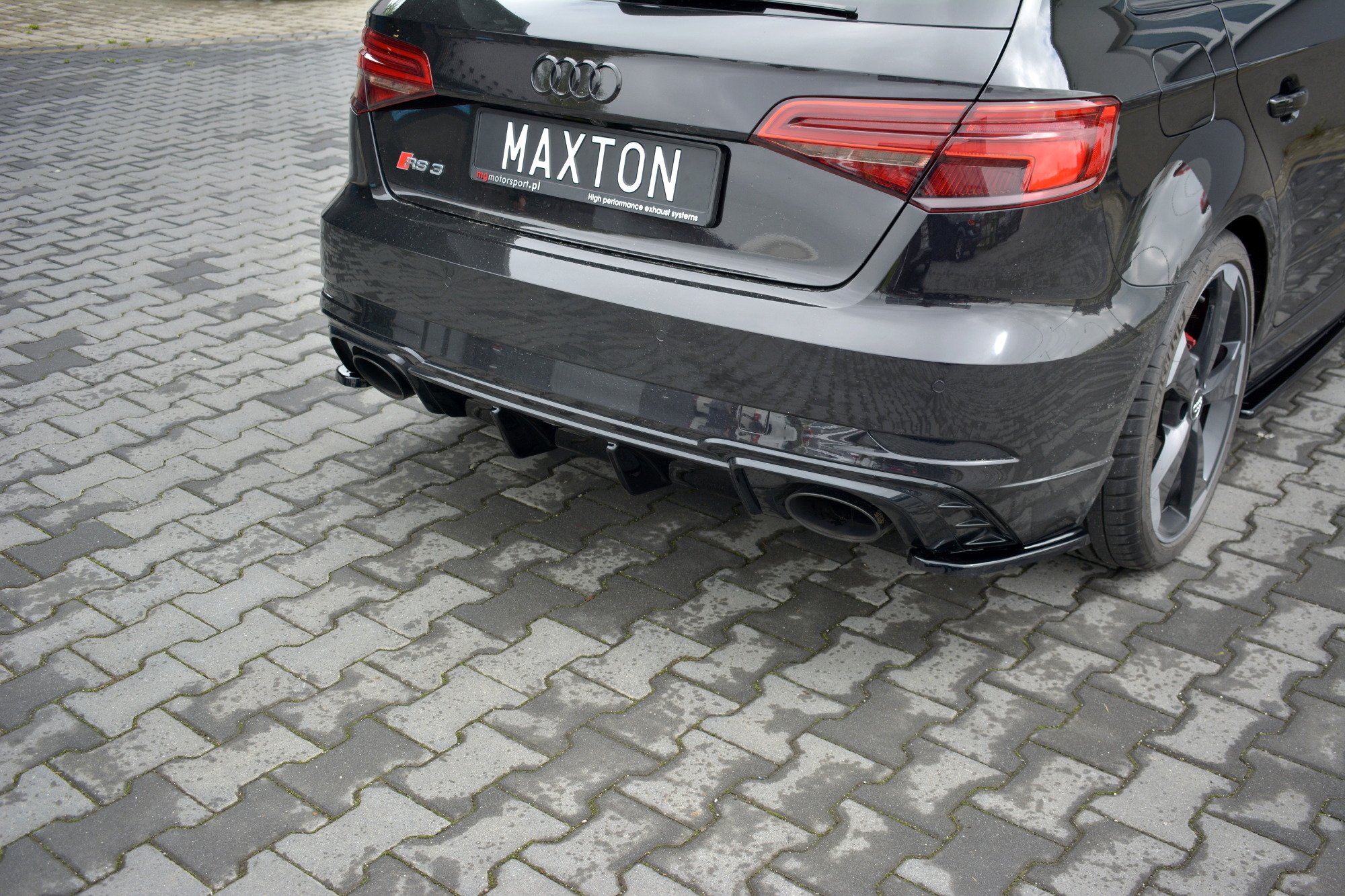 Diffusor Heck Ansatz für Audi RS3 8V FL Sportback schwarz Hochglanz