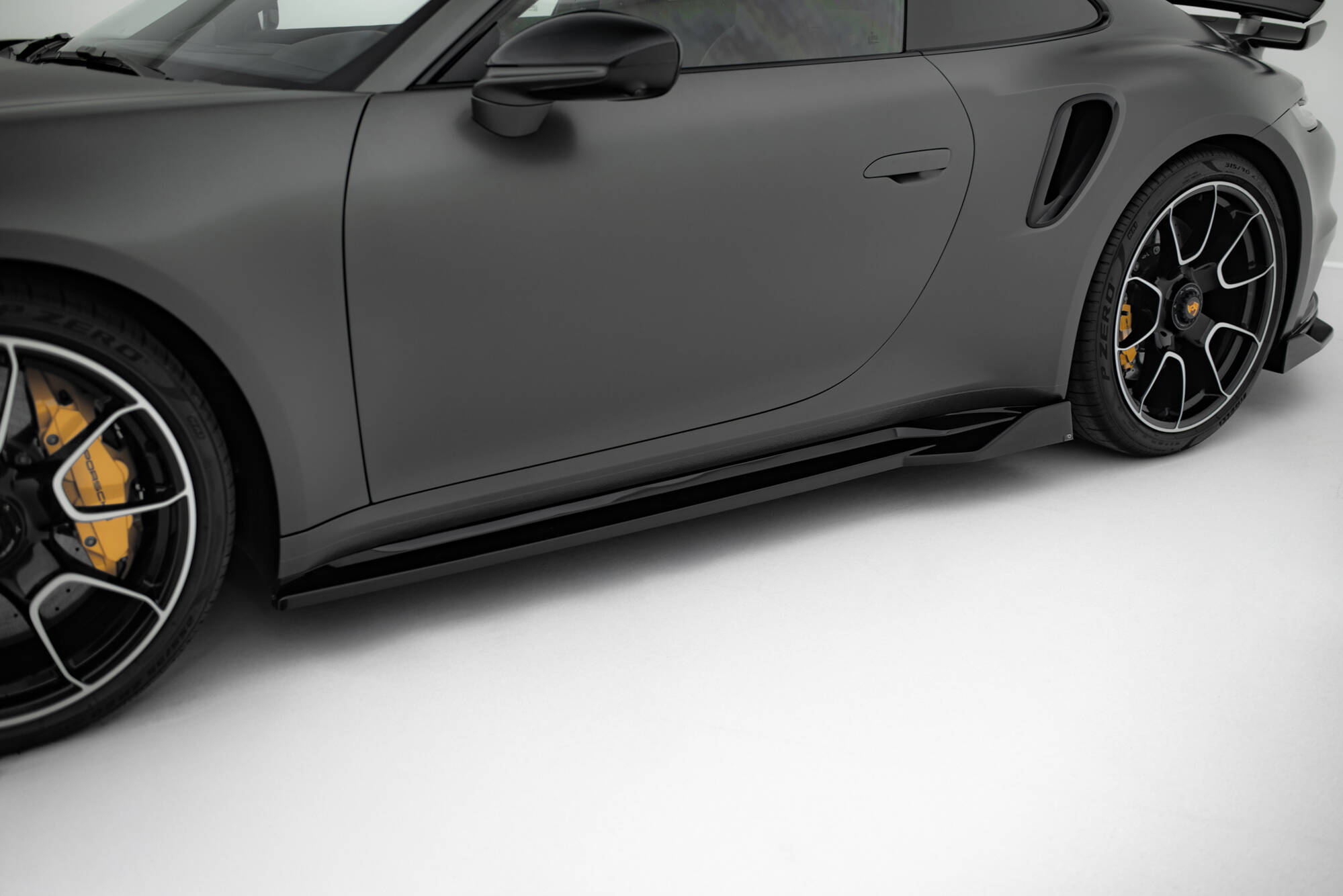 Street+ Seitenschweller Leisten passend für Porsche 911 Turbo S Sport Package 992 schwarz Hochglanz