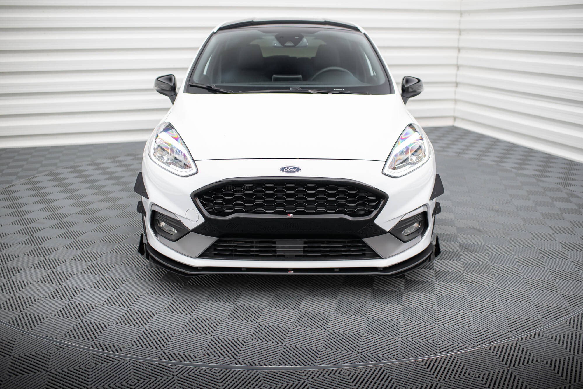 Street Pro Front Ansatz für + Front Stoßstangen Racing Flaps passend für Ford Fiesta Mk8 ST / ST-Line schwarz Hochglanz