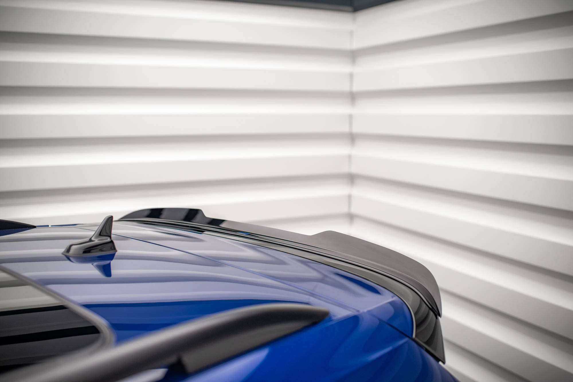 Heck Spoiler Aufsatz Abrisskante passend für VW Tiguan R / R-Line Mk2 FL schwarz Hochglanz