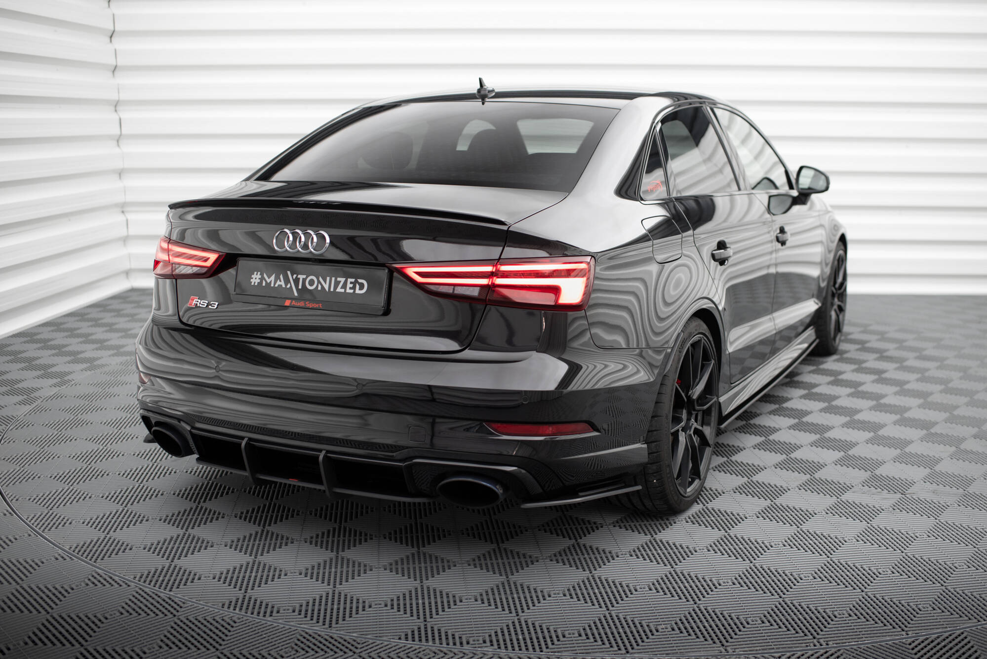 Street Pro Heck Ansatz Flaps passend für Audi RS3 Limousine 8V FL rot