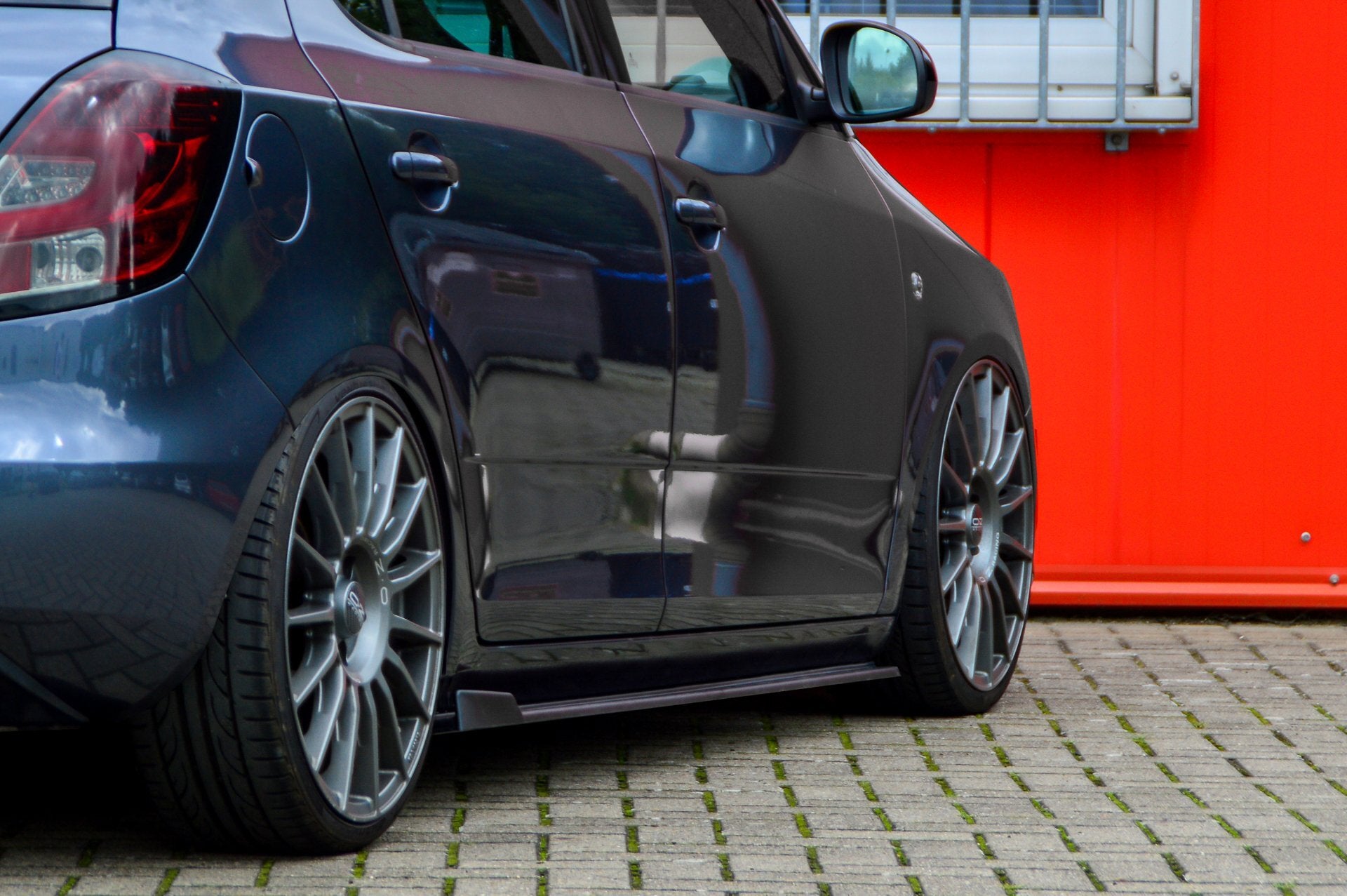 CUP Seitenschweller mit Wing für Skoda Fabia RS 5J (Schwarz Matt)