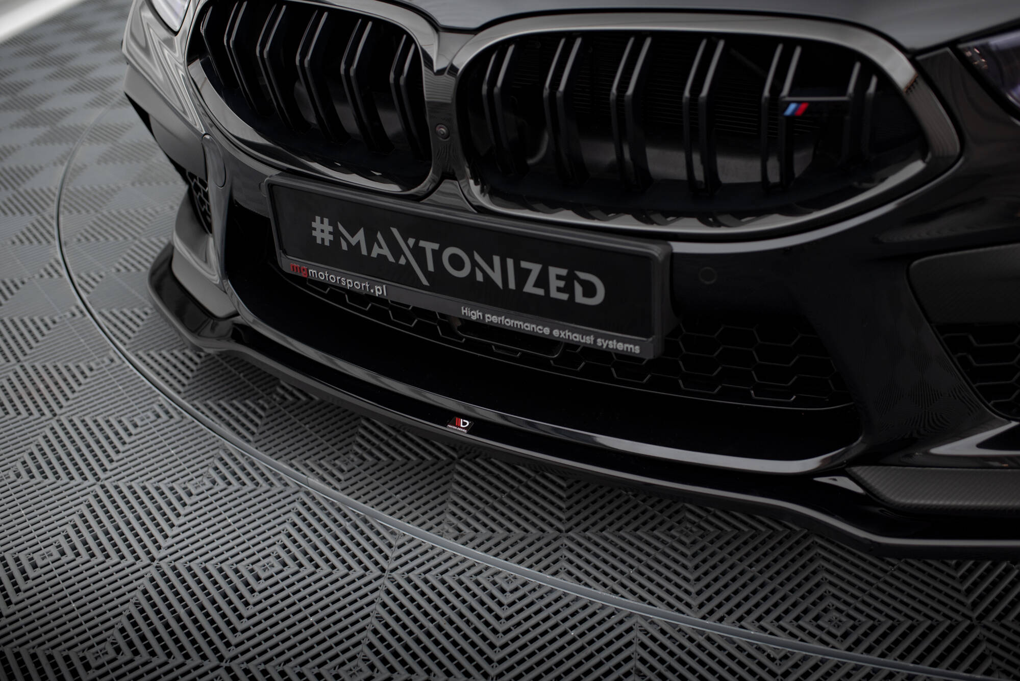 Street+ Spoilerlippe Front Ansatz V.2 passend für BMW M8 Gran Coupe F93 / Coupe F92 schwarz Hochglanz