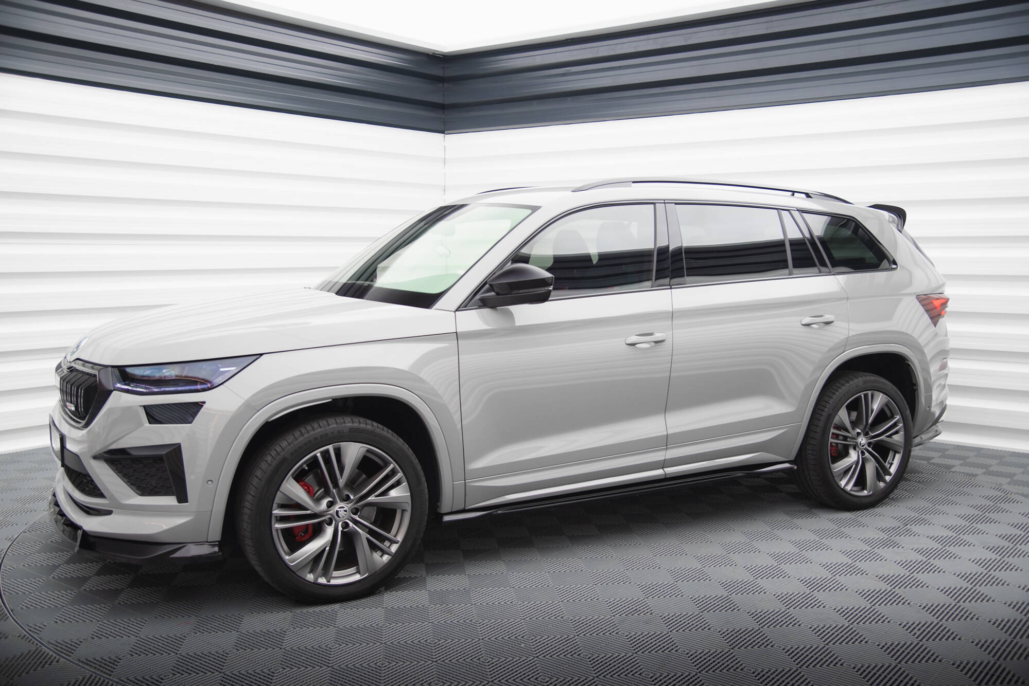 Street+ Seitenschweller Leisten passend für Skoda Kodiaq RS Mk1 / Mk1 FL schwarz Hochglanz