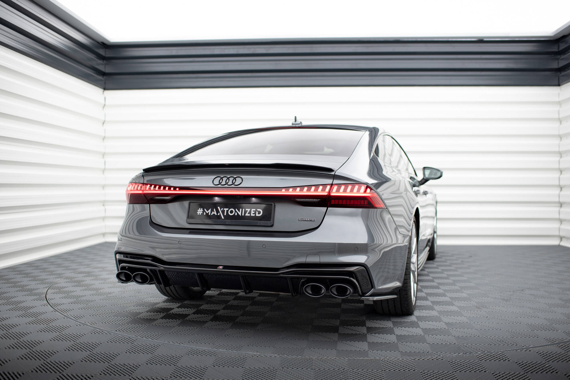 Heck Ansatz Flaps Diffusor für Audi A7 S-Line C8 / S7 C8 / C8 Facelift / S7 Facelift schwarz Hochglanz