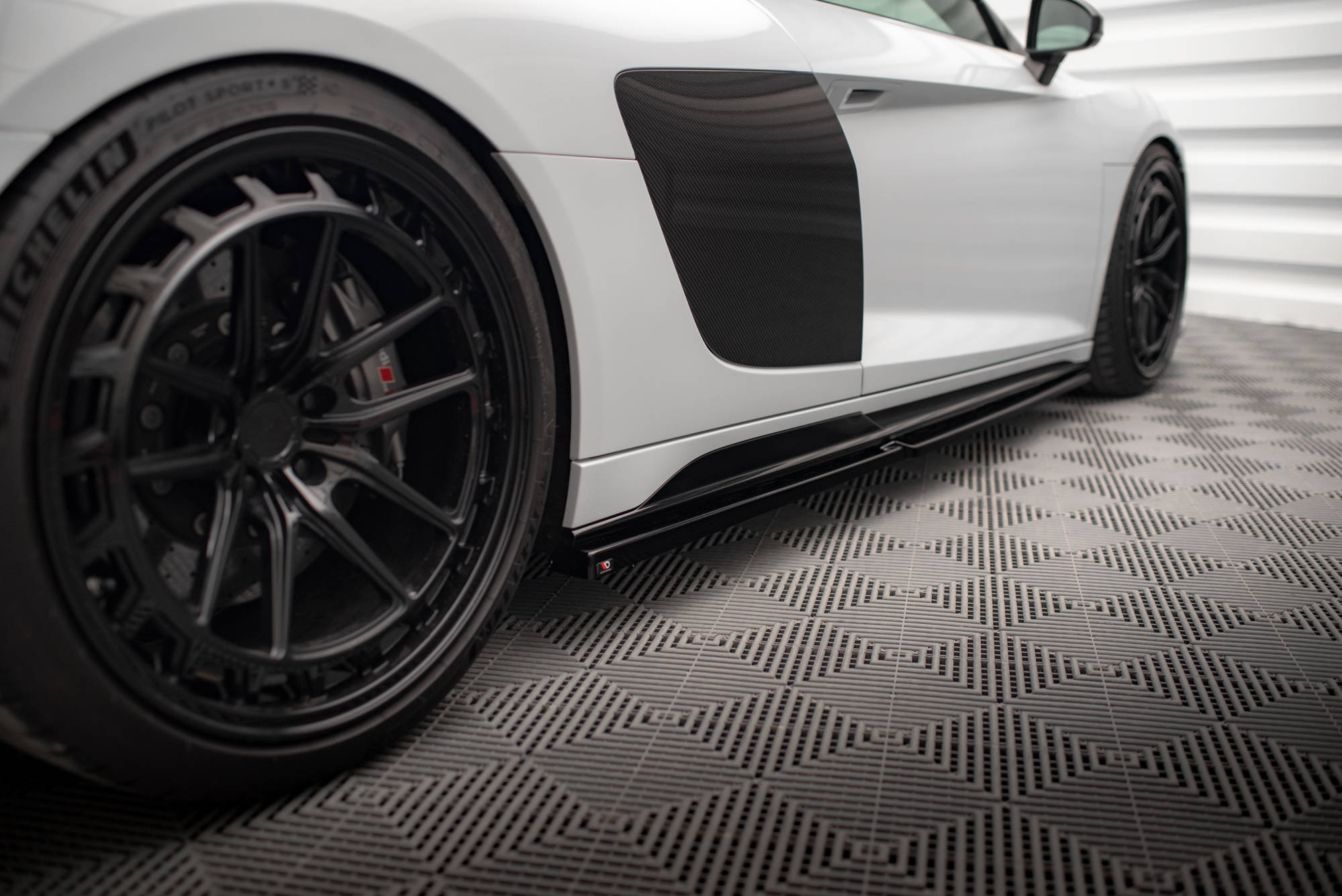Street+ Seitenschweller Leisten V.2 passend für Audi R8 Mk2 FL schwarz Hochglanz