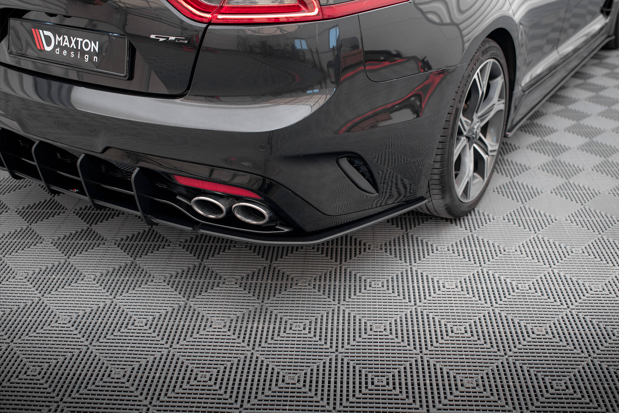 Street Pro Heck Ansatz Flaps passend für Kia Stinger GT-Line Mk1 rot