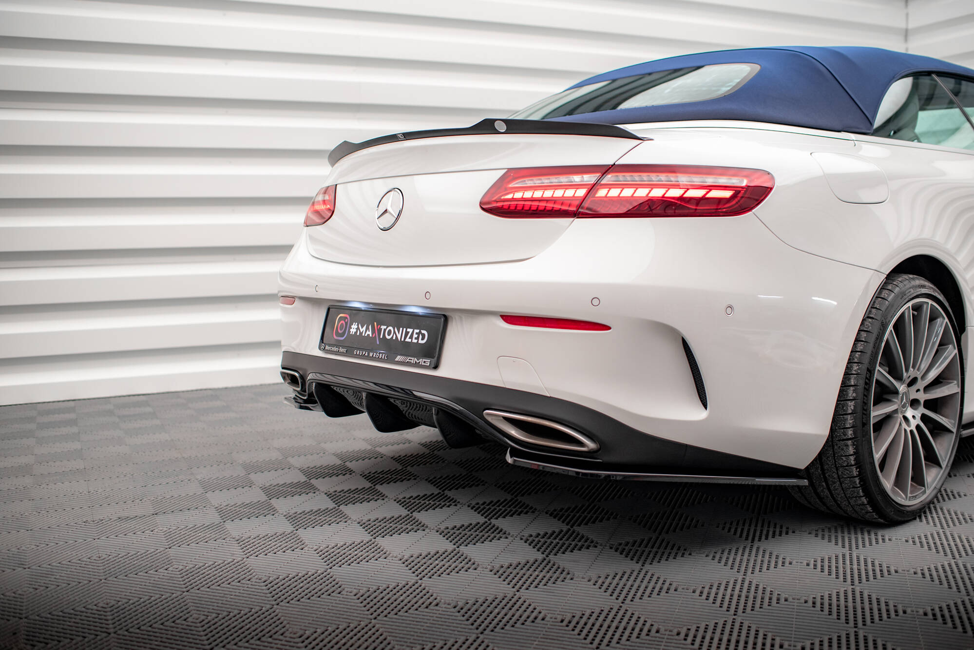 Diffusor Heck Ansatz für Mercedes-Benz E-Klasse W213 Coupe C238 / Cabriolet A238 AMG-Line schwarz Hochglanz