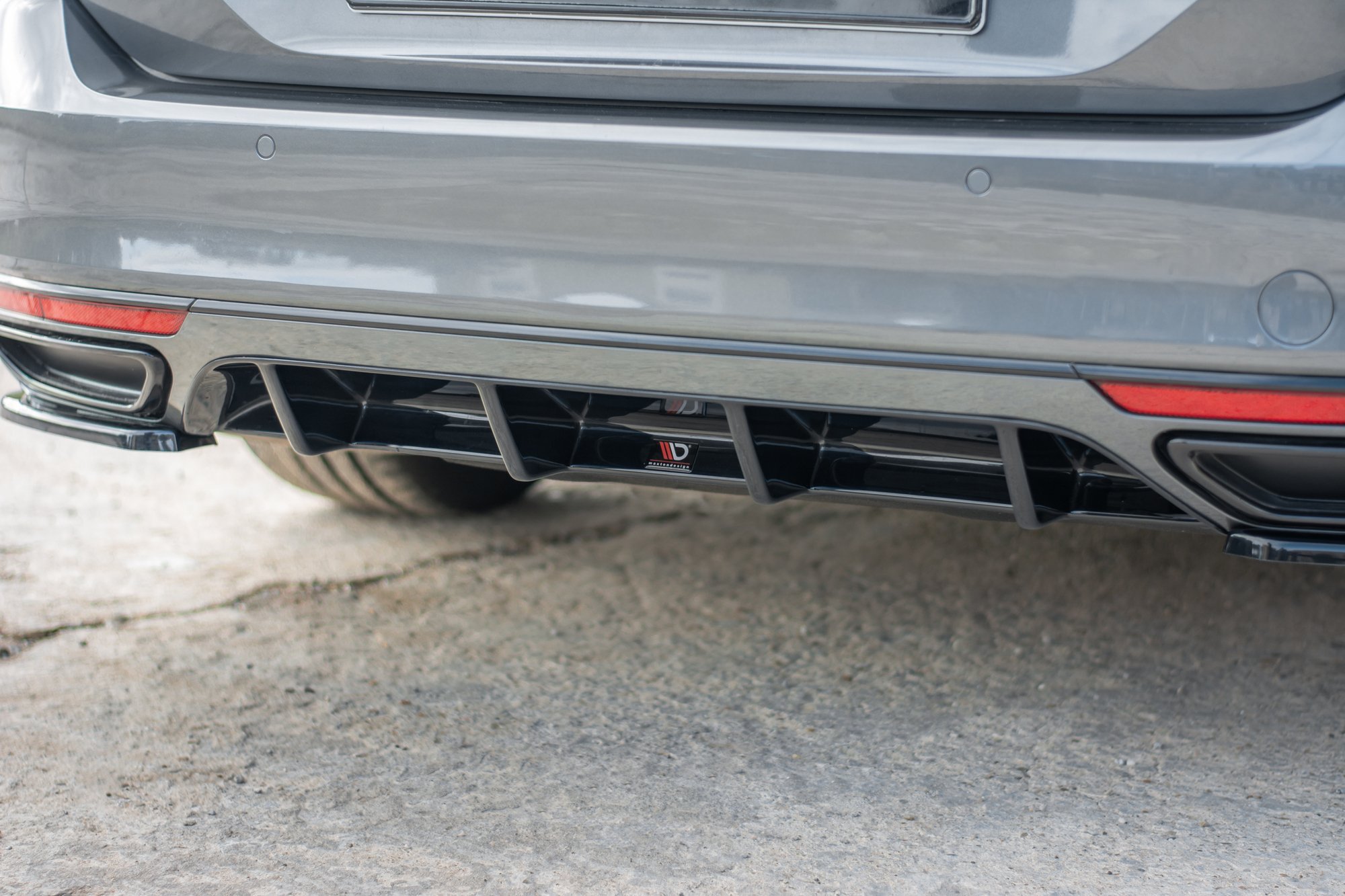Diffusor Heck Ansatz für VW Passat R-Line B8 schwarz Hochglanz