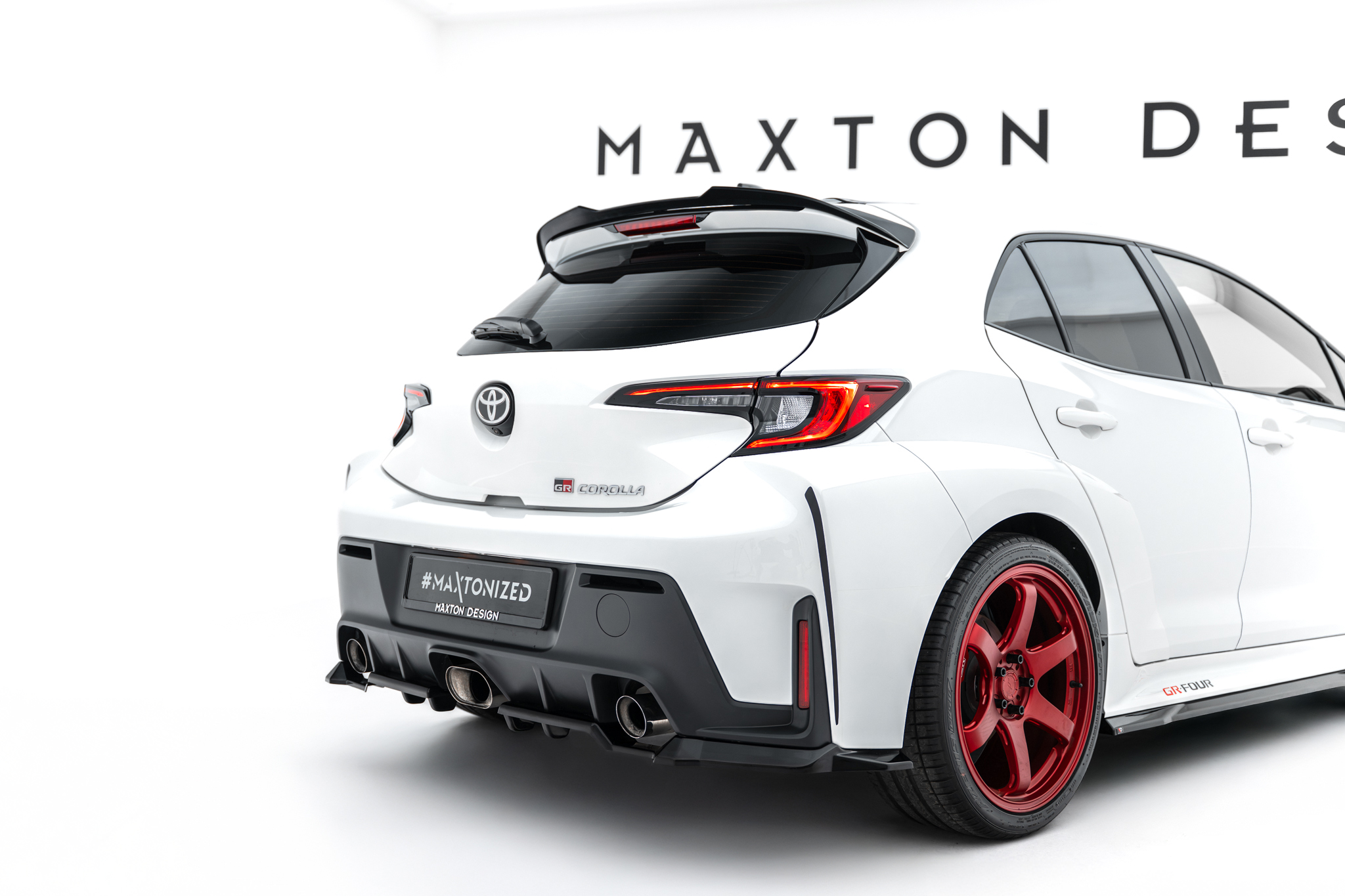 Street+ Heck Ansatz Flaps V.1 passend für Toyota GR Corolla Mk12 schwarz Hochglanz