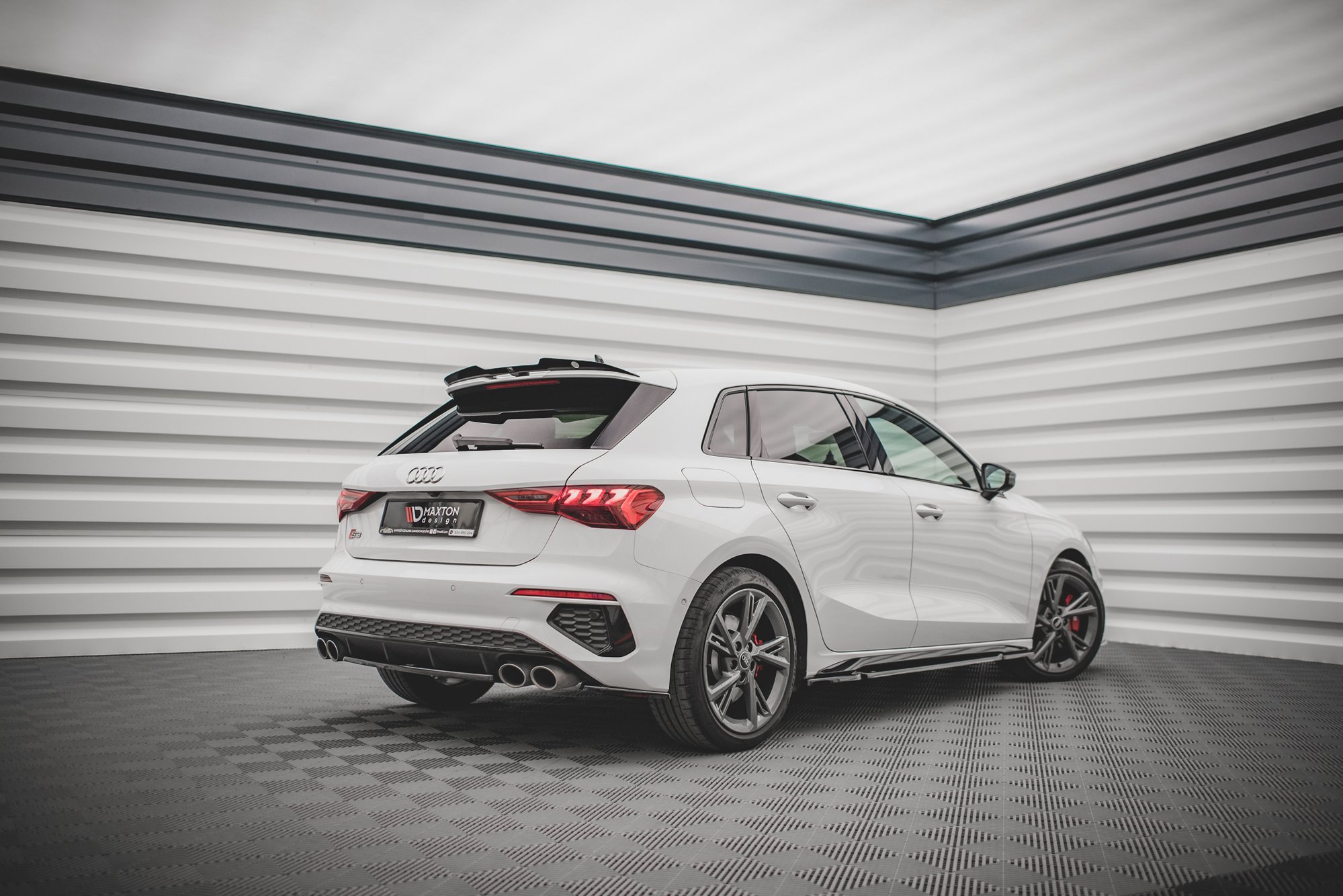 Street+ Seitenschweller Leisten V.1 passend für Audi S3 / A3 S-Line Sportback / Limousine 8Y / 8Y FL schwarz Hochglanz