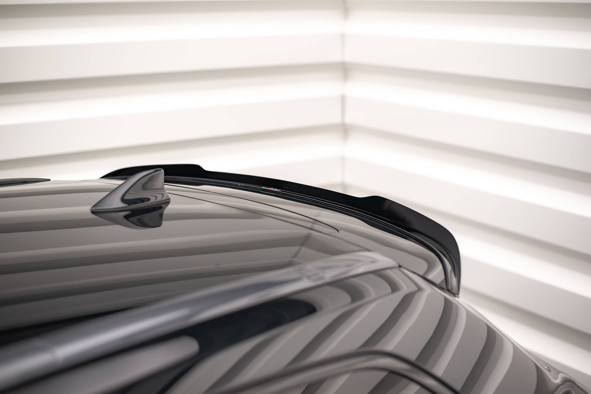 Heck Spoiler Aufsatz Abrisskante passend für Toyota Avensis Mk3 FL Wagon schwarz matt