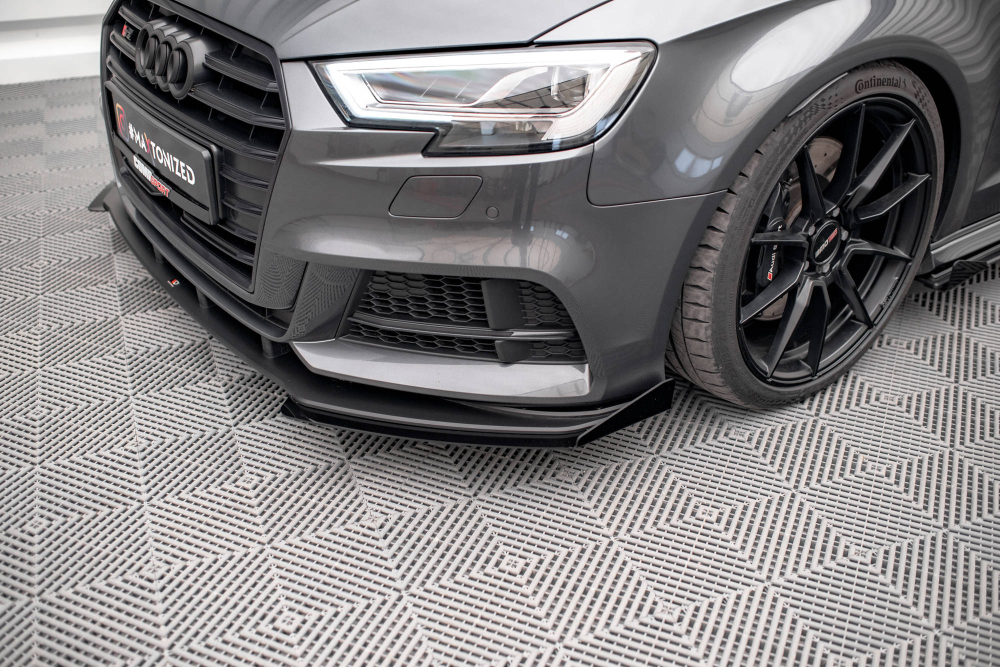 Front Stoßstange Flaps passend für Audi S3 / A3 S-Line Sportback 8V FL schwarz Hochglanz