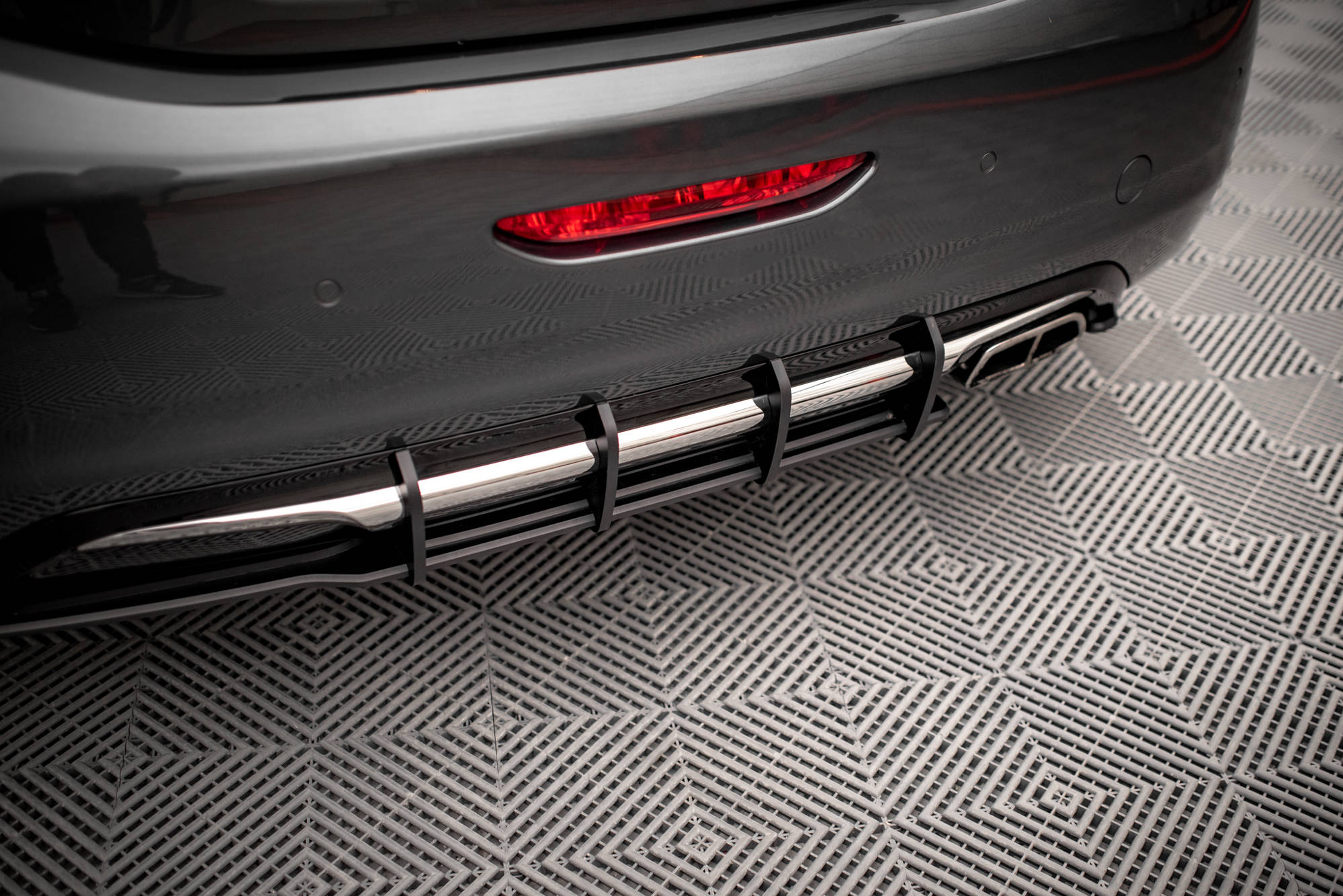 Street Pro Heckschürze Heck Ansatz Diffusor passend für Peugeot 208 GTi Mk1 schwarz-rot