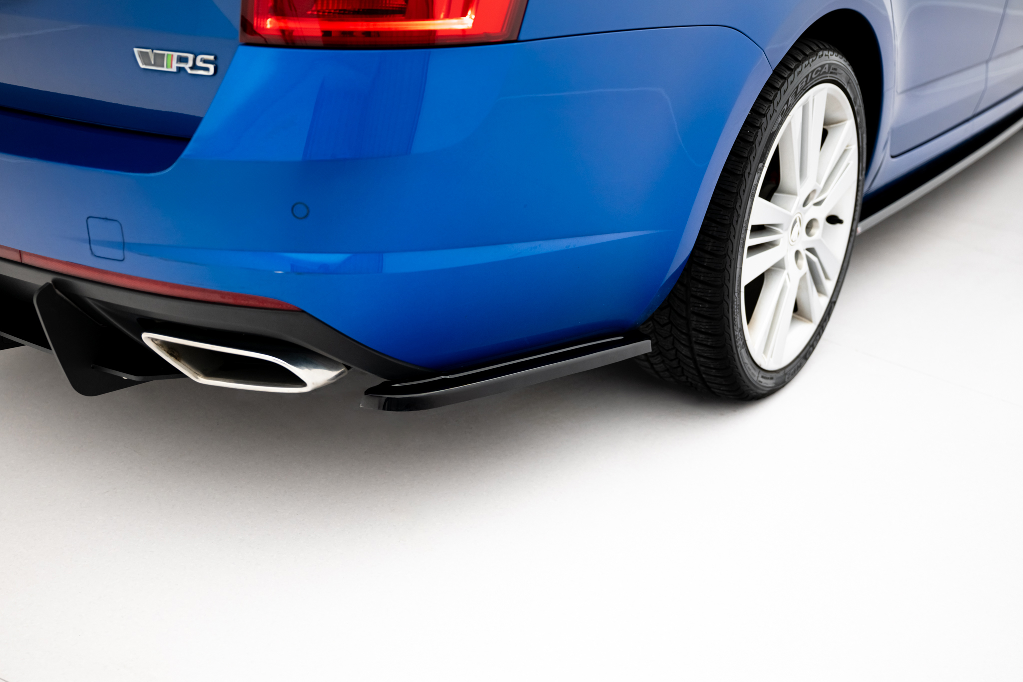Heck Ansatz Flaps Diffusor für Skoda Octavia RS Mk3 / Mk3 FL Hatchback / Kombi schwarz Hochglanz
