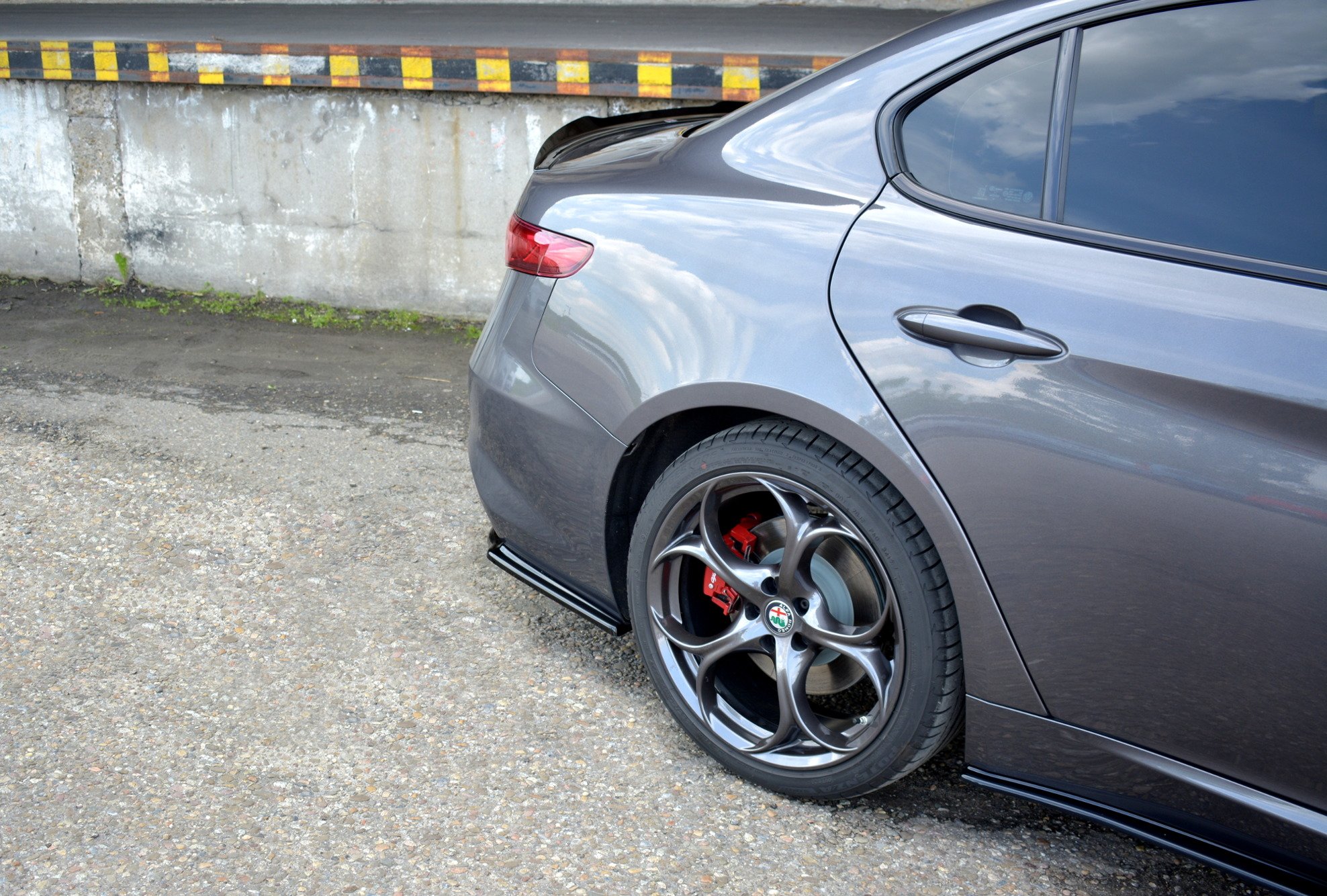 Heck Ansatz Flaps Diffusor für ALFA ROMEO GIULIA VELOCE schwarz Hochglanz