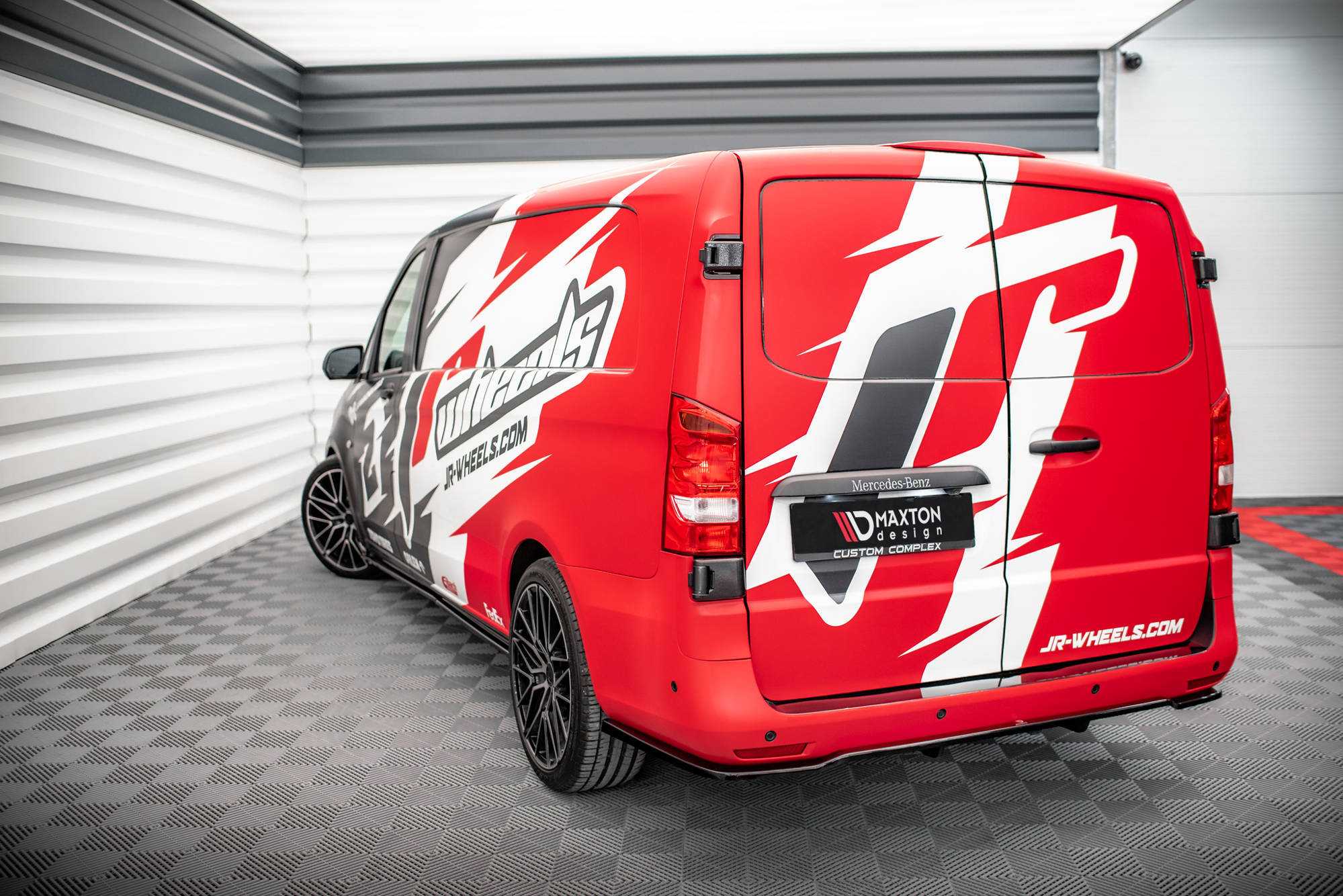Street+ Mittlerer Diffusor RACE Heck Ansatz passend für Mercedes Vito Extra Long W447 schwarz Hochglanz