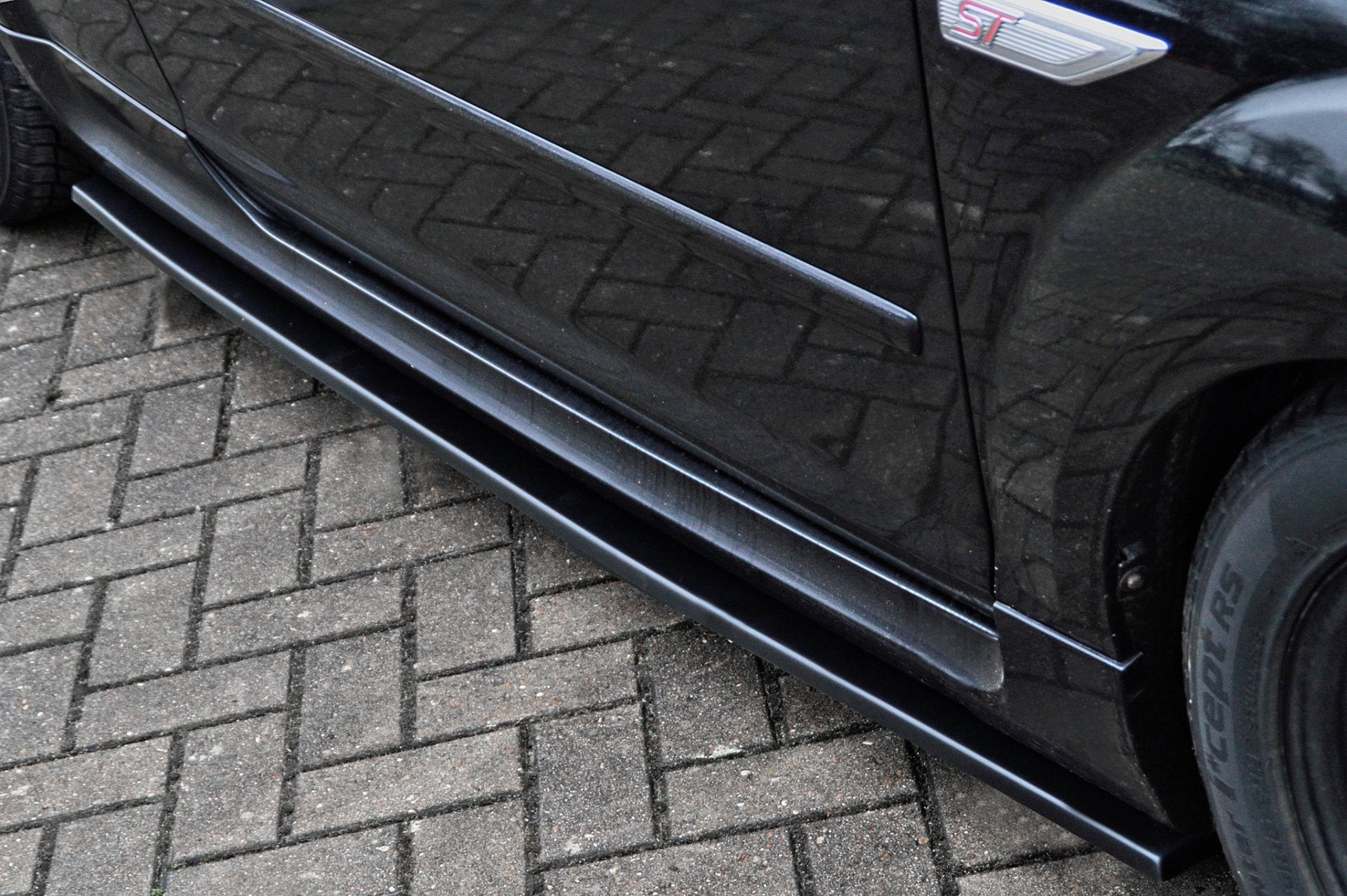 Bodykit für Ford Focus ST DA3 FL Bj.2007-2010 (Schwarz Matt)