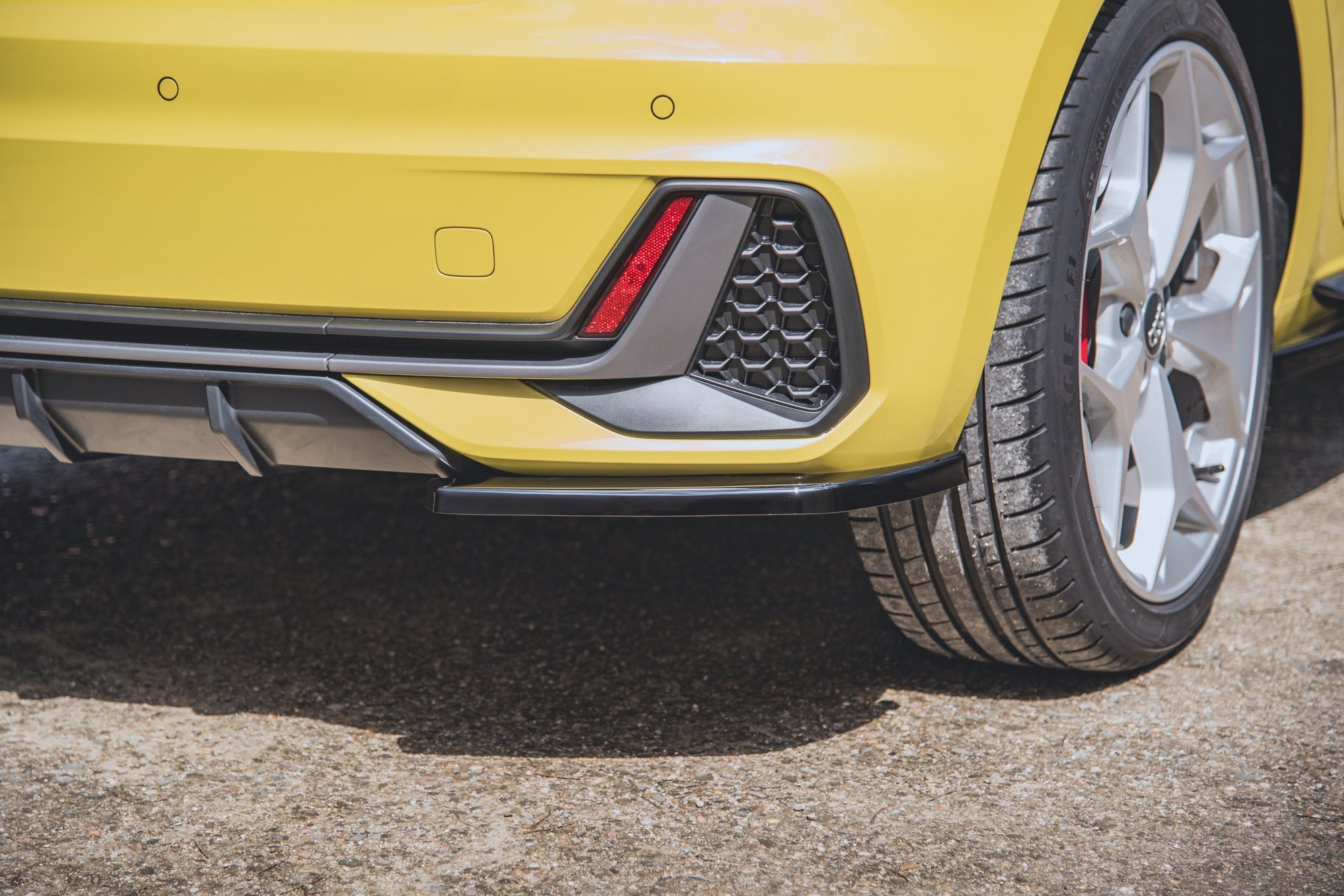Heck Ansatz Flaps Diffusor für Audi A1 S-Line GB schwarz Hochglanz