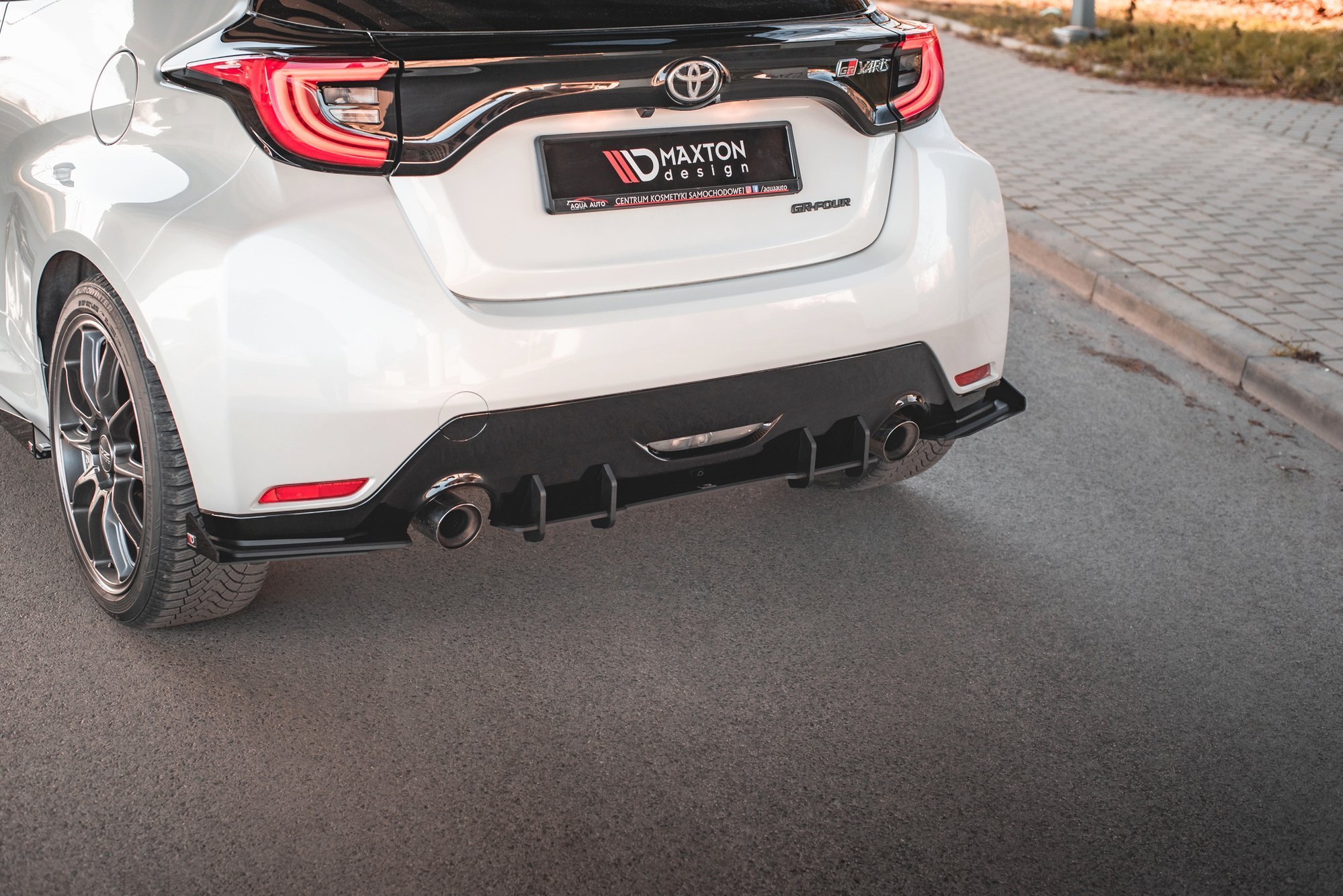 Street Pro Heckschürze Heck Ansatz Diffusor passend für Toyota GR Yaris Mk4 rot