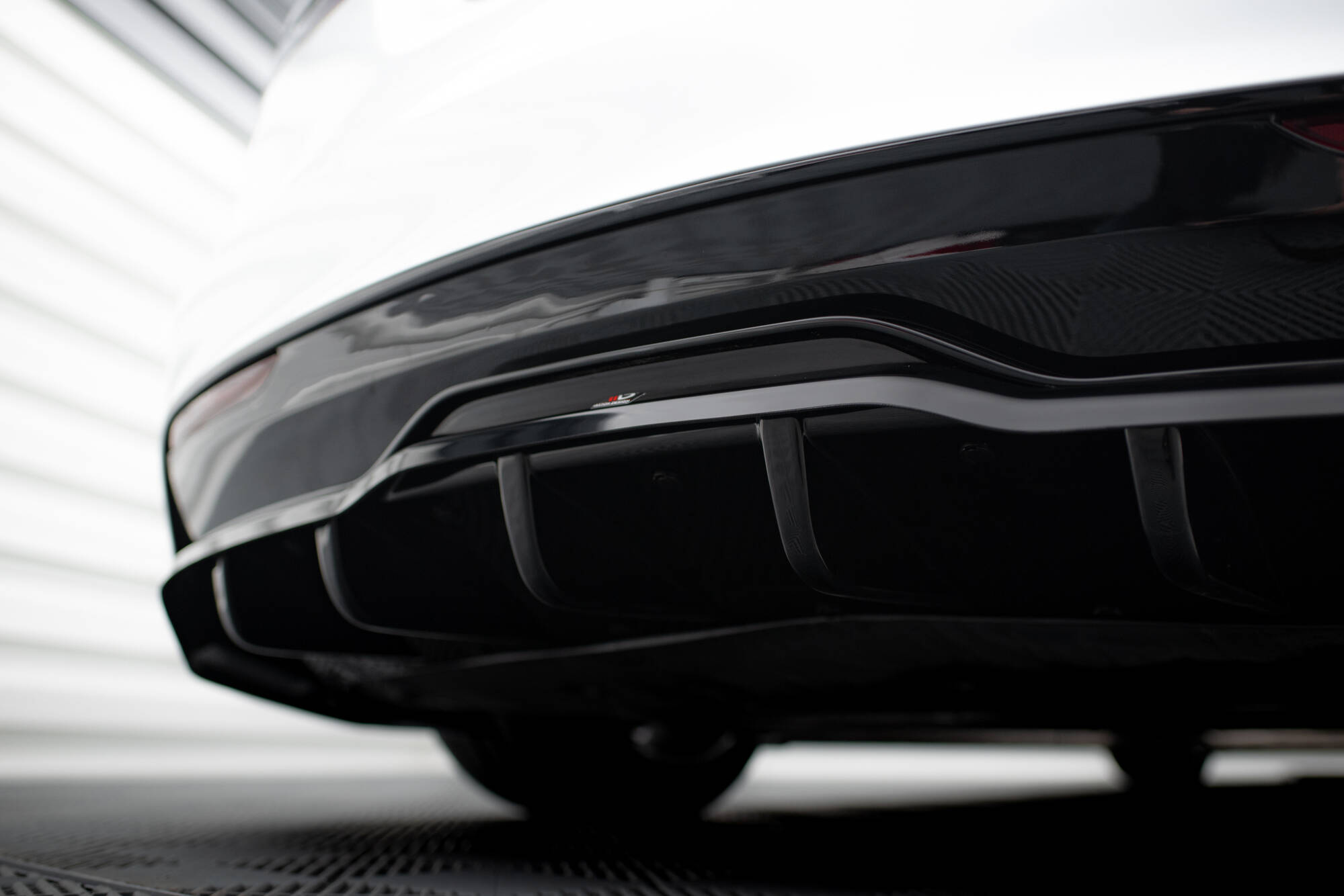 Diffusor Heckansatz V.1 passend für Tesla Model S Plaid Mk1 FL schwarz Hochglanz